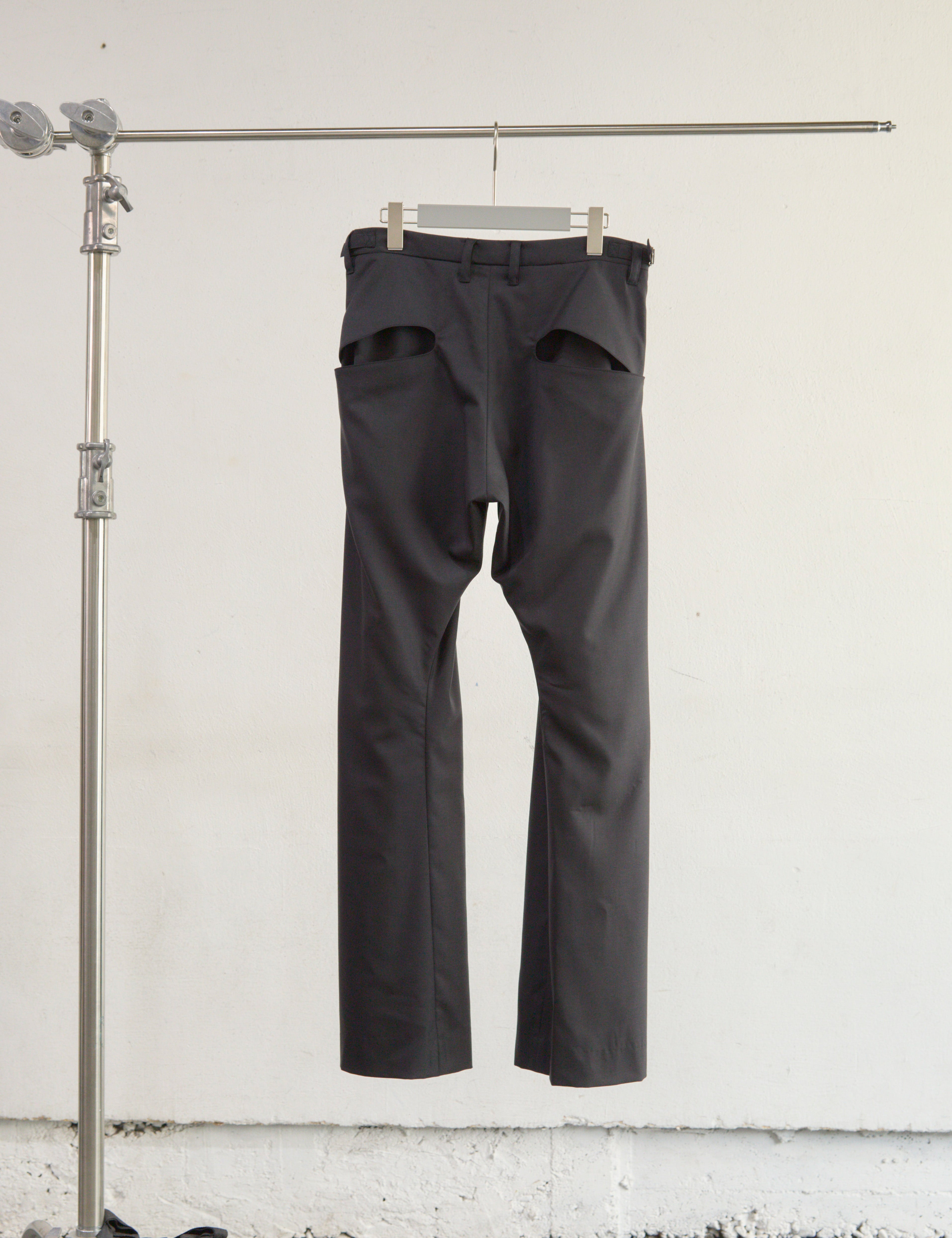 BLACK 2TUCKED CURVED LEG TROUSERS