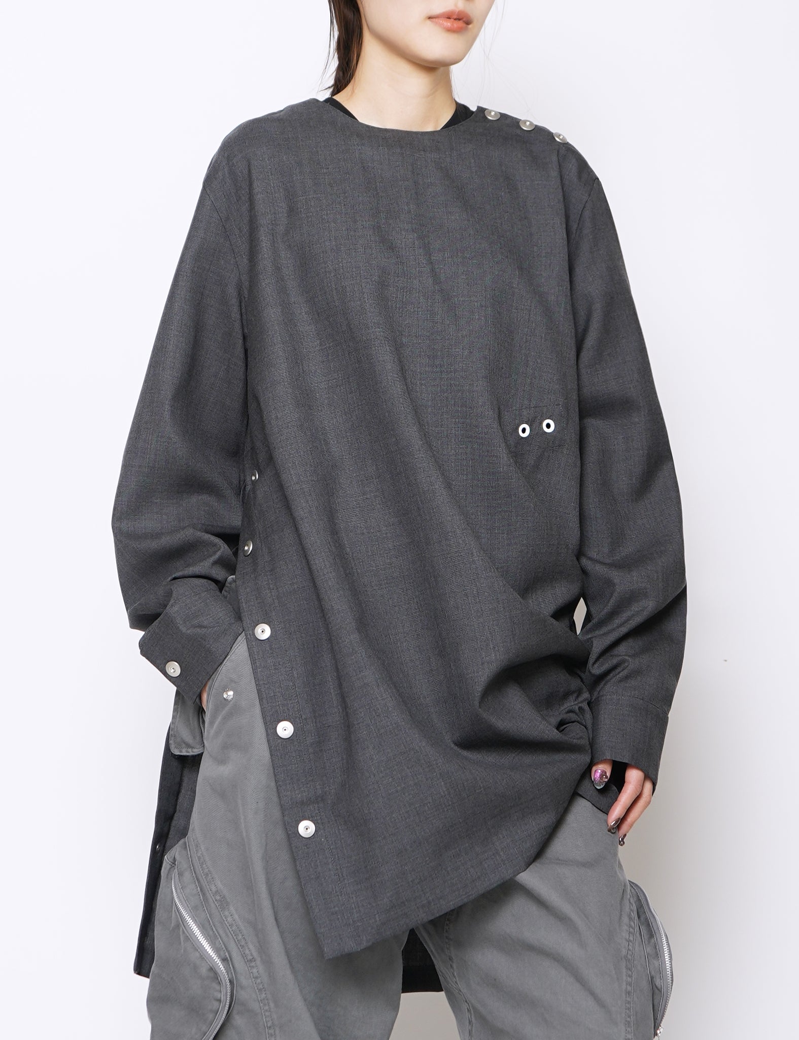 GREY OFF SCALE SUITING CINCHED SHIRT