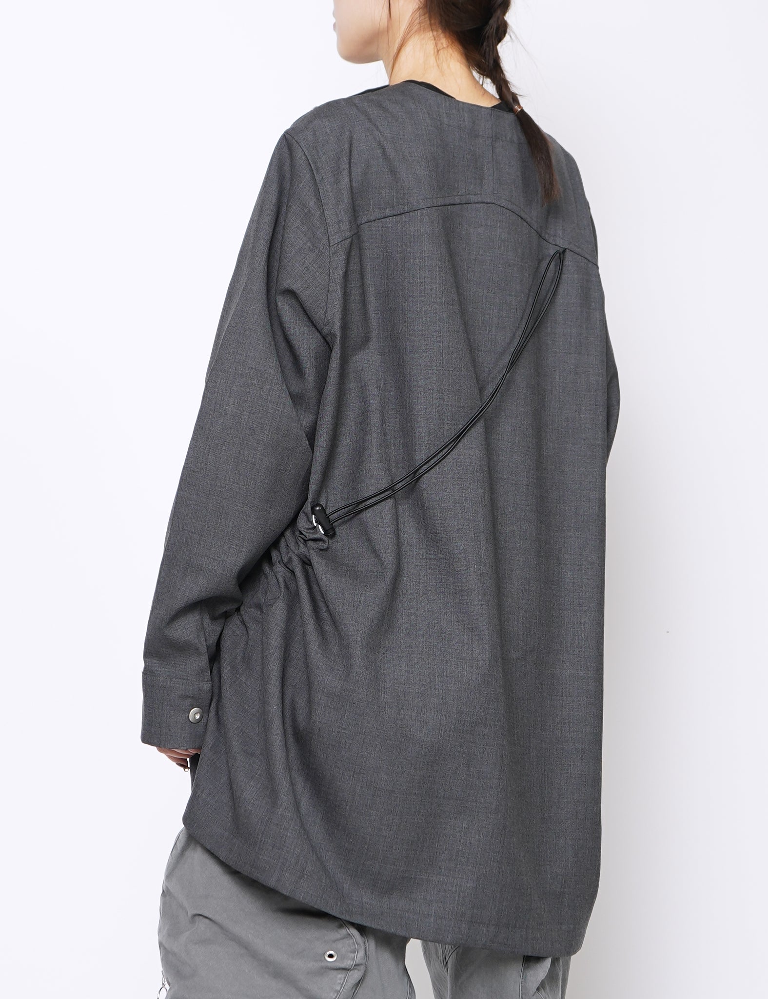 GREY OFF SCALE SUITING CINCHED SHIRT