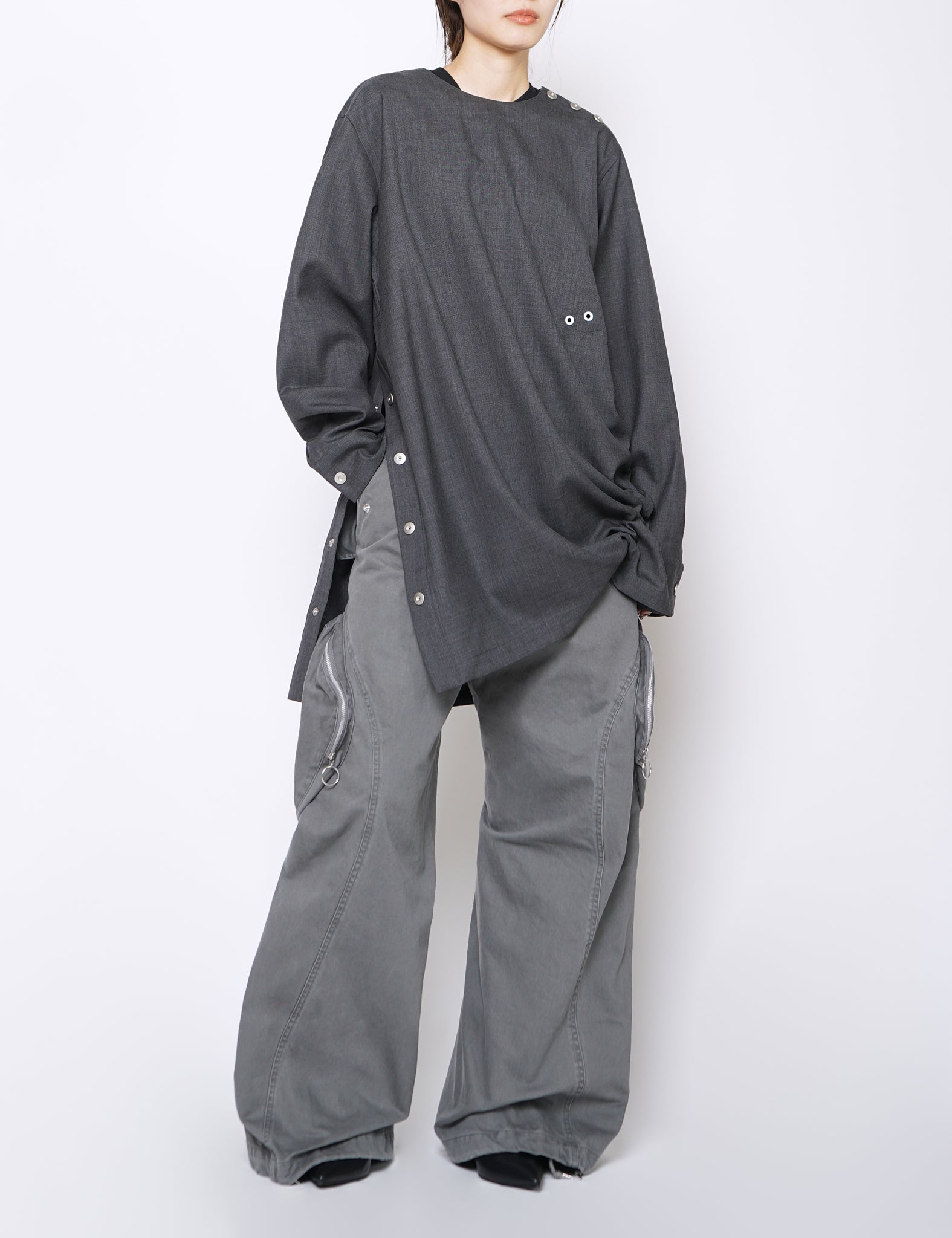 GREY OFF SCALE SUITING CINCHED SHIRT