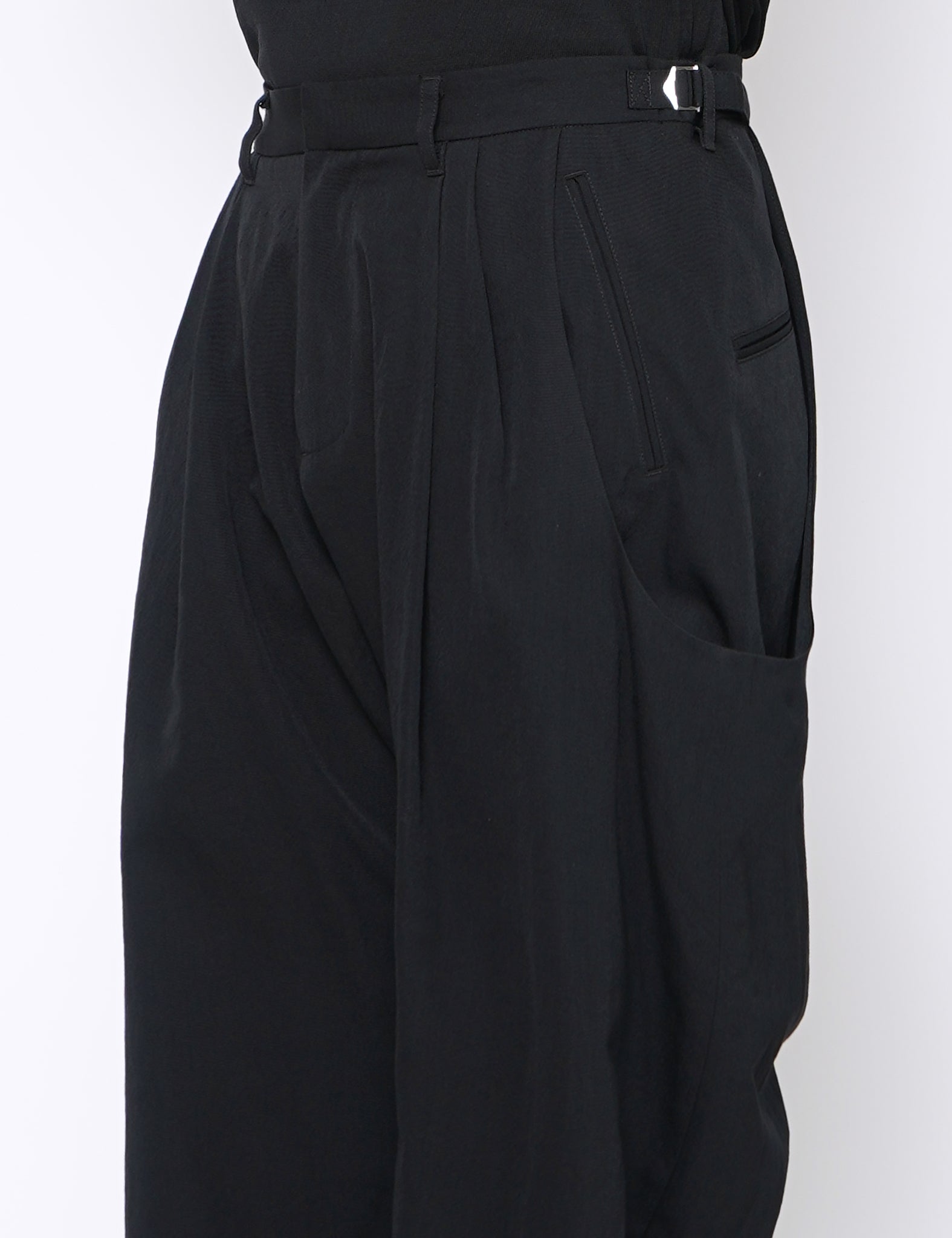 BLACK 2TUCK CURVED LEG TROUSERS