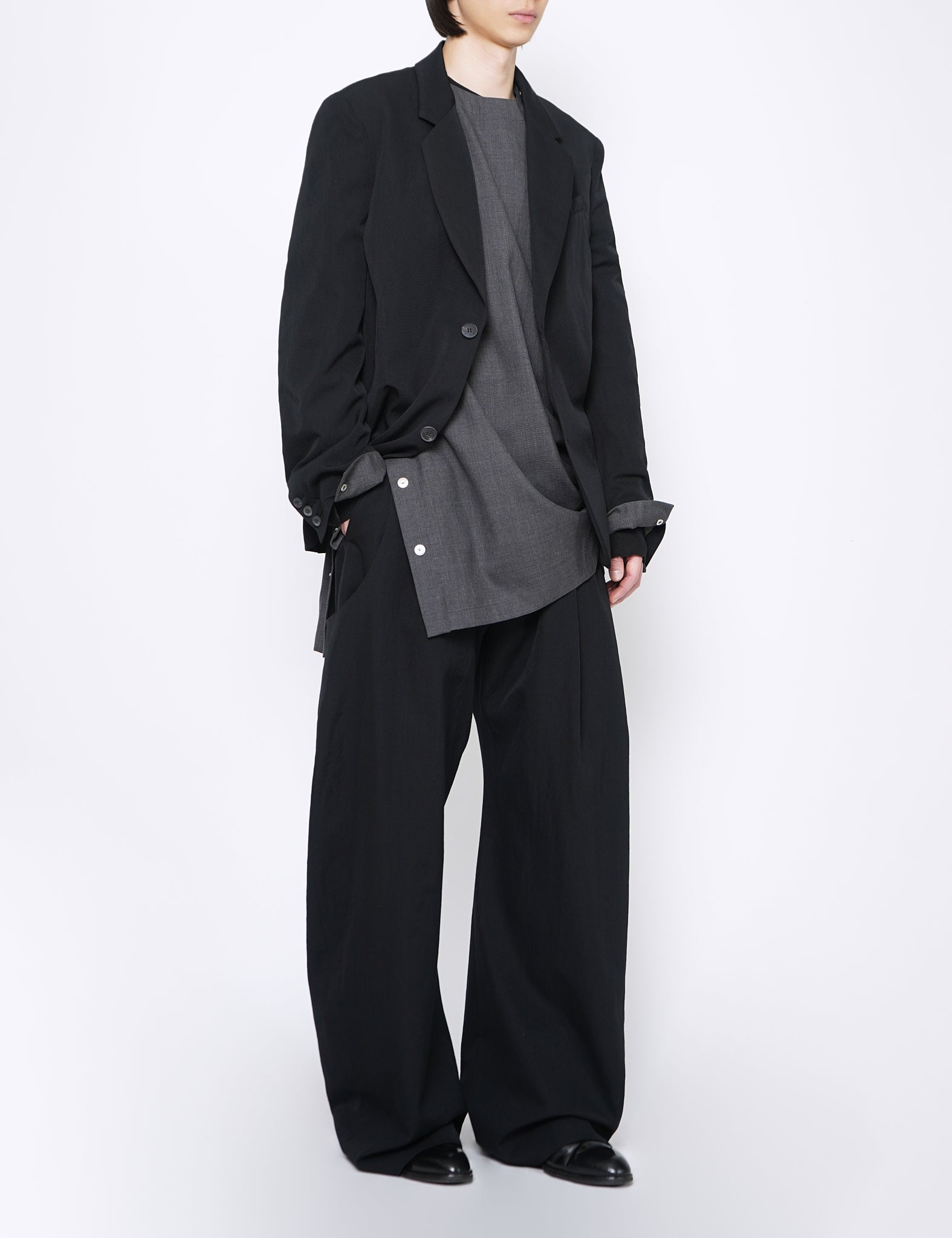 BLACK 2TUCK CURVED LEG TROUSERS