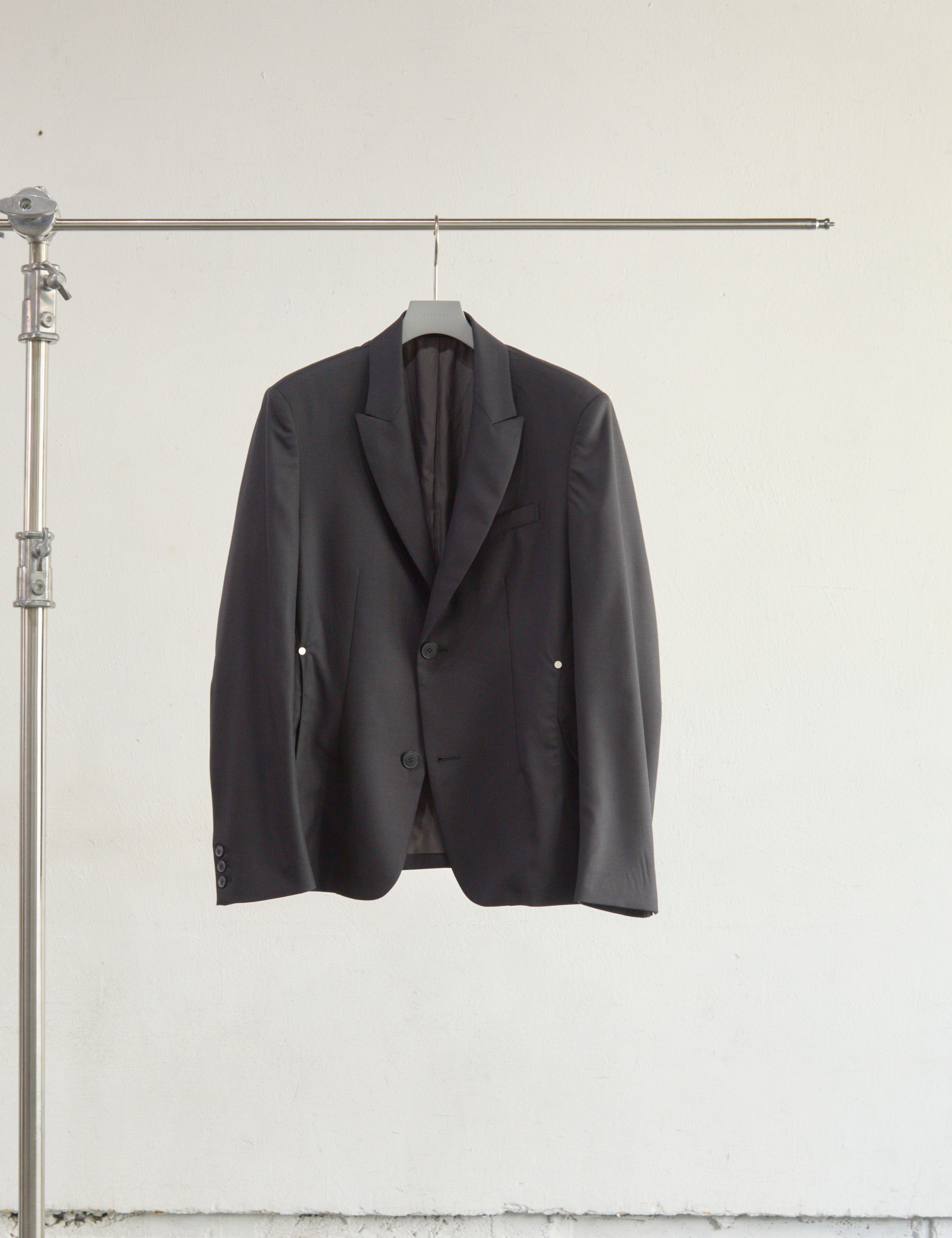 BLACK PANELLED SINGLE BREASTED 2B BLAZER