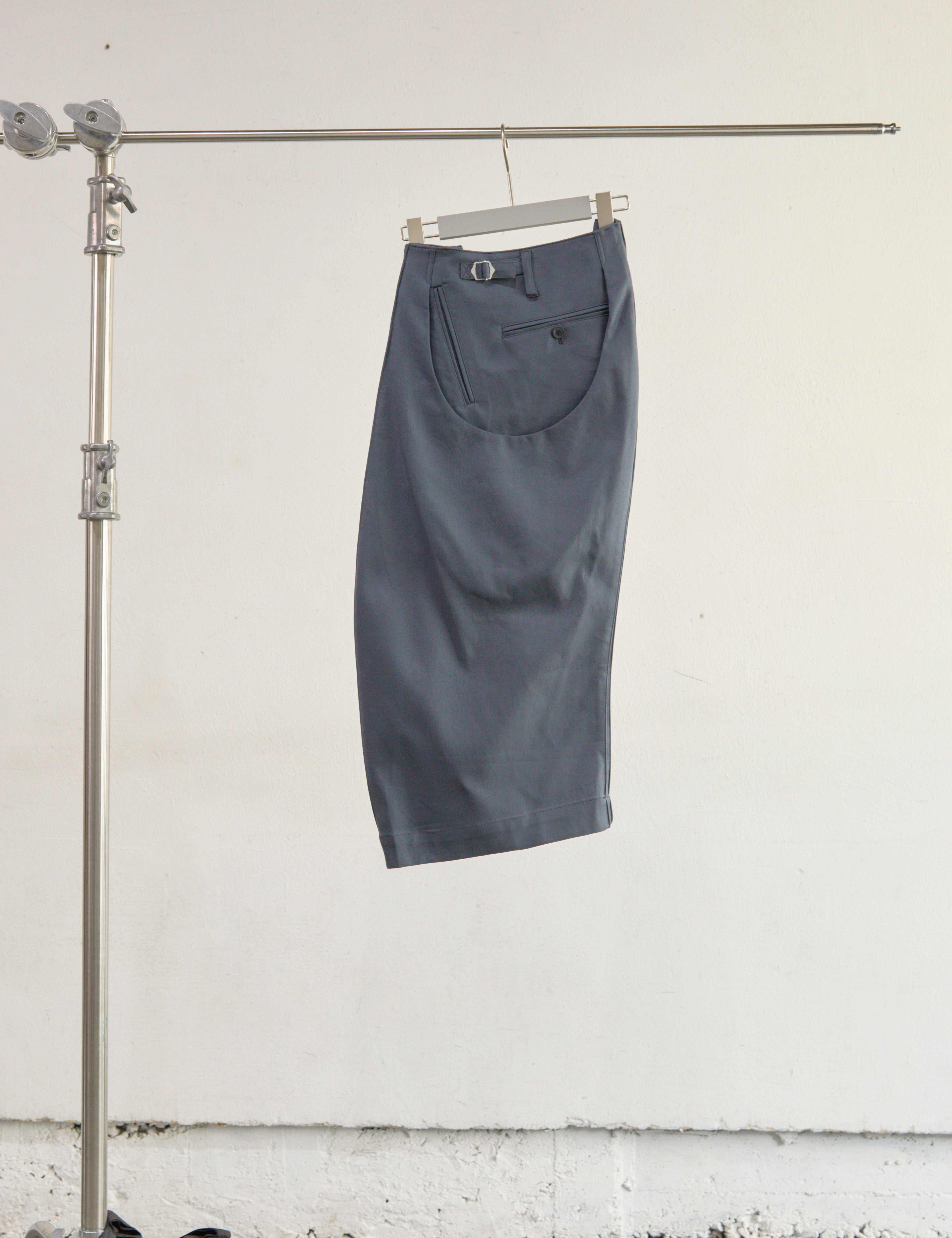 SLATE S CURVED UTILITY CAPRI TROUSERS