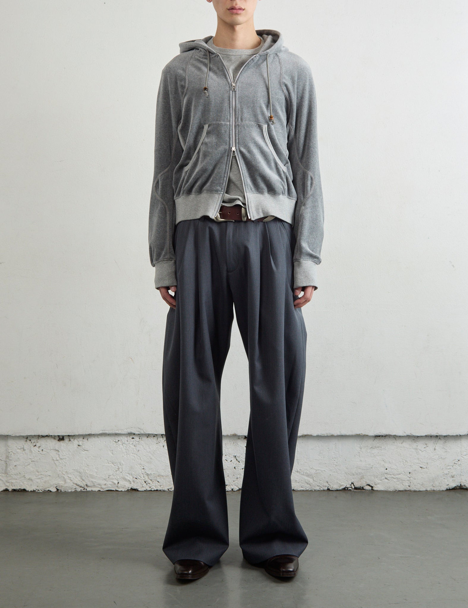 CHARCOAL 2TUCK CURVED LEG TROUSERS