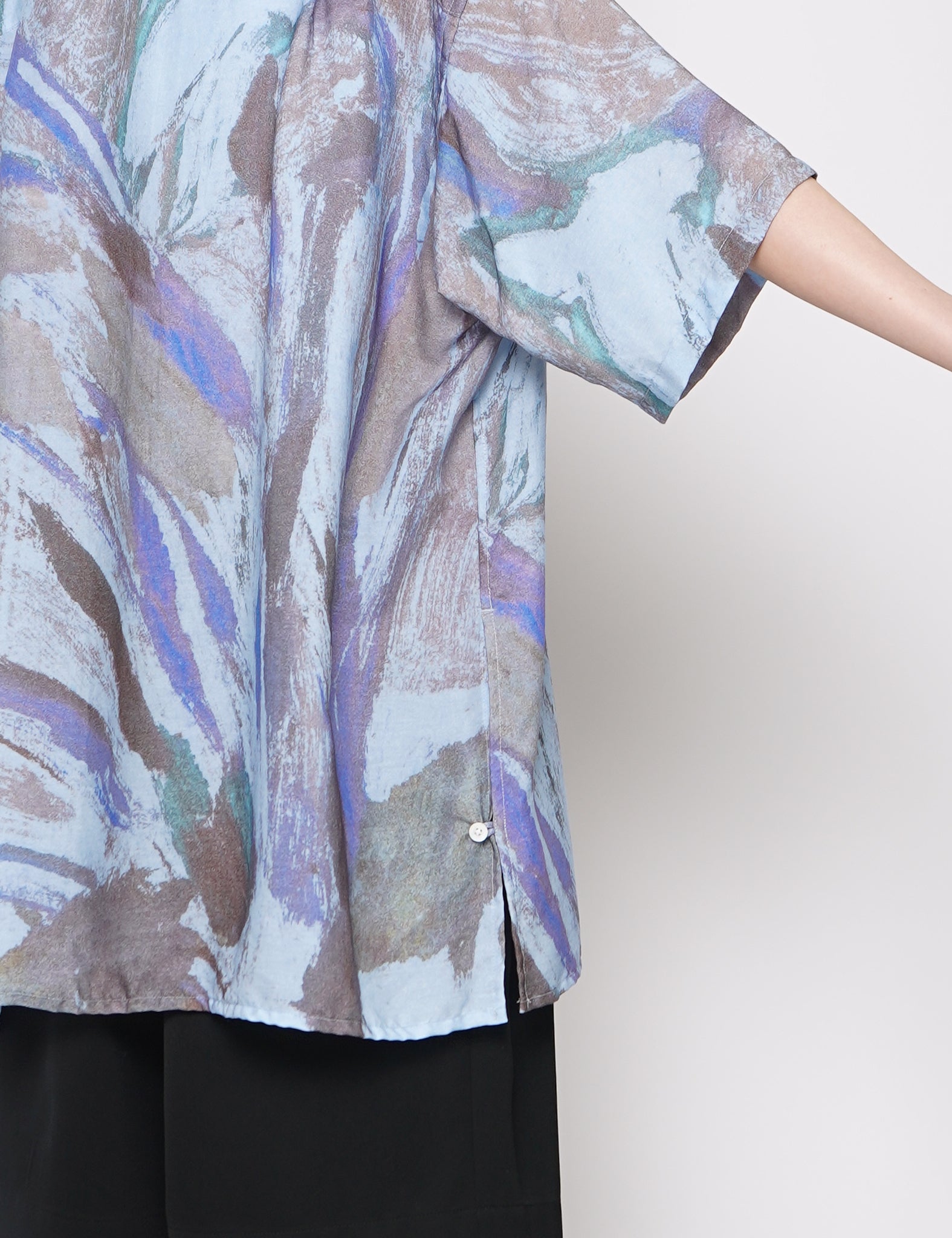 BLUE FLOWER PRINTED OPEN COLLAR SHIRT