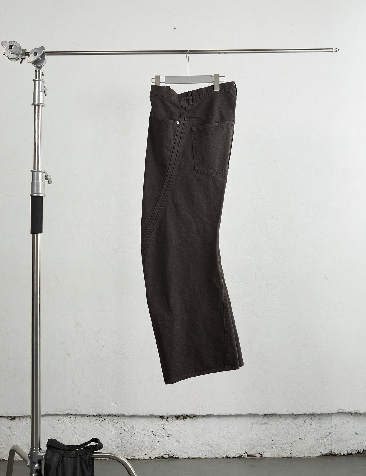 NVRFRGT DARK BROWN 3D TWISTED WIDE LEG JEANS