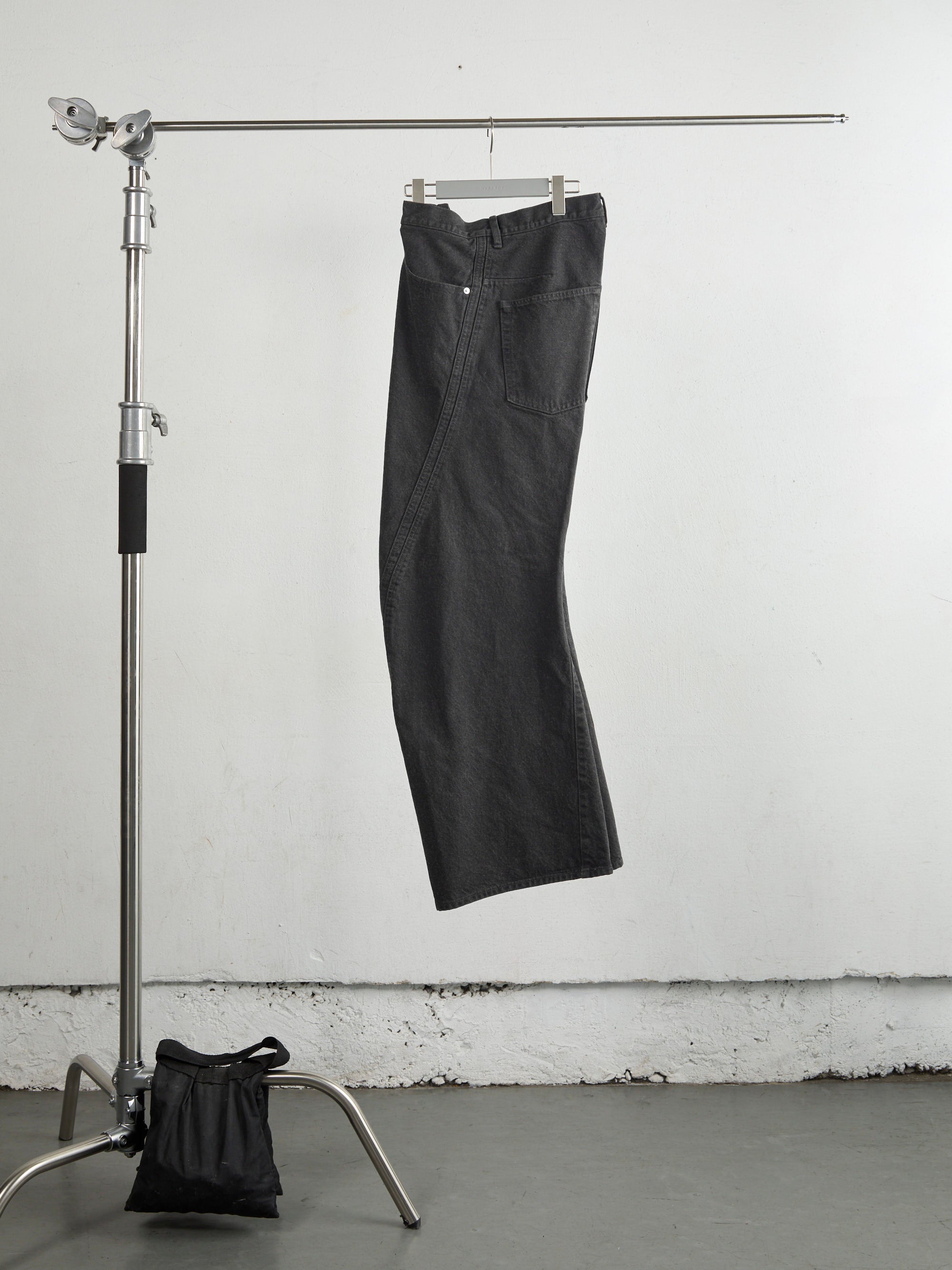 NVRFRGT FADED BLACK 3D TWISTED WIDE LEG JEANS SS26