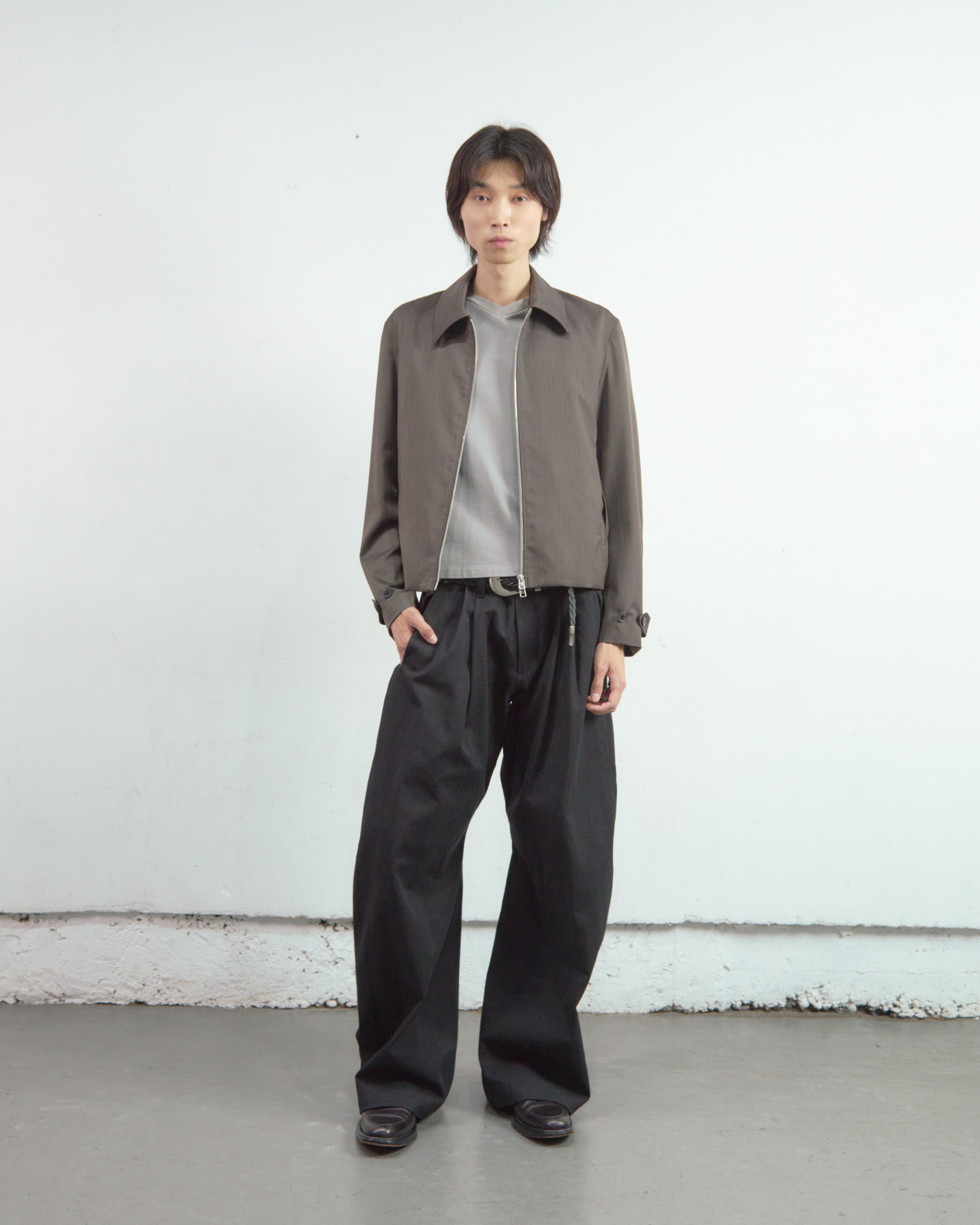 BLACK 2TUCKED CURVED LEG COTTON TROUSERS