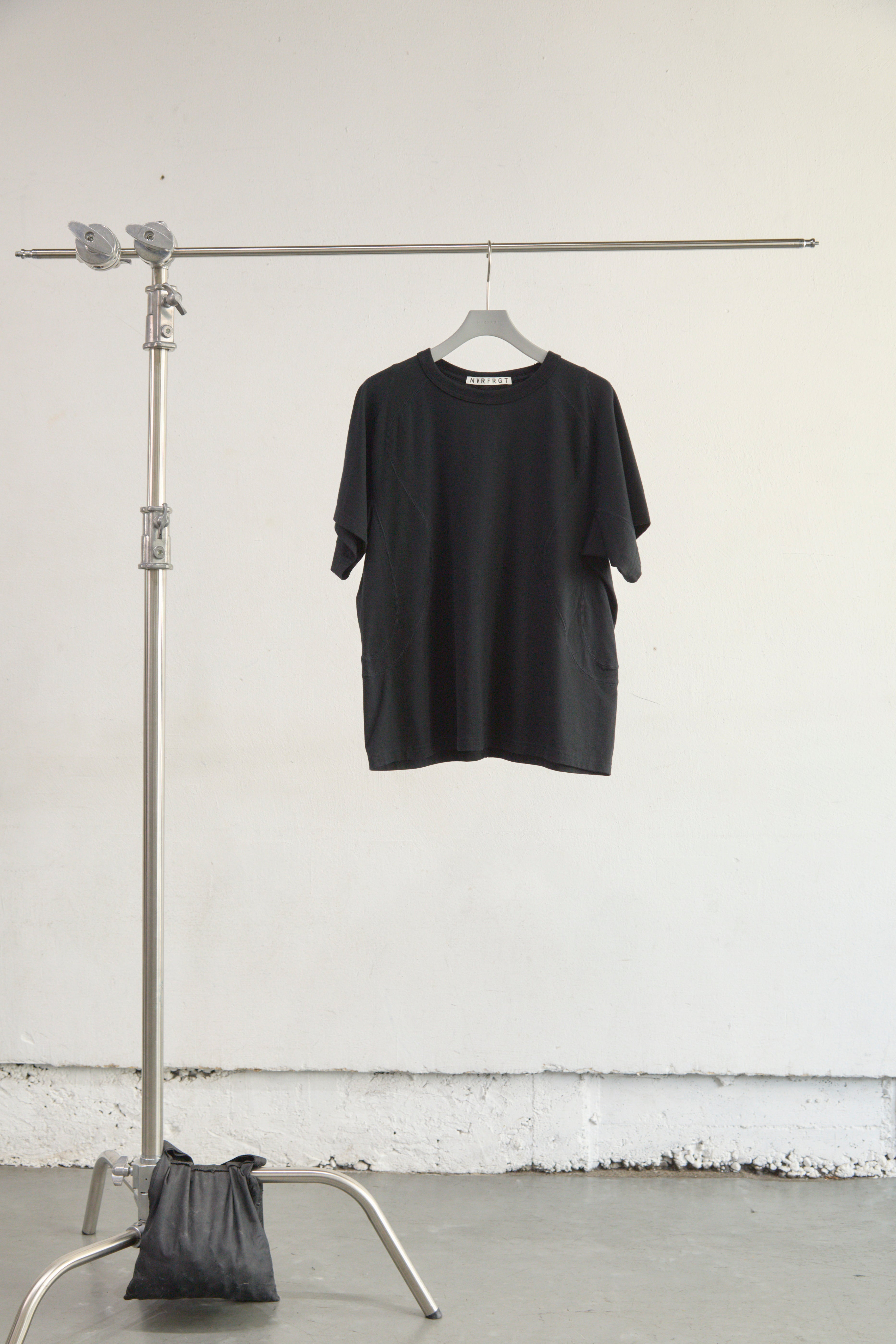 BLACK PANELLED HALF SLEEVE T-SHIRT