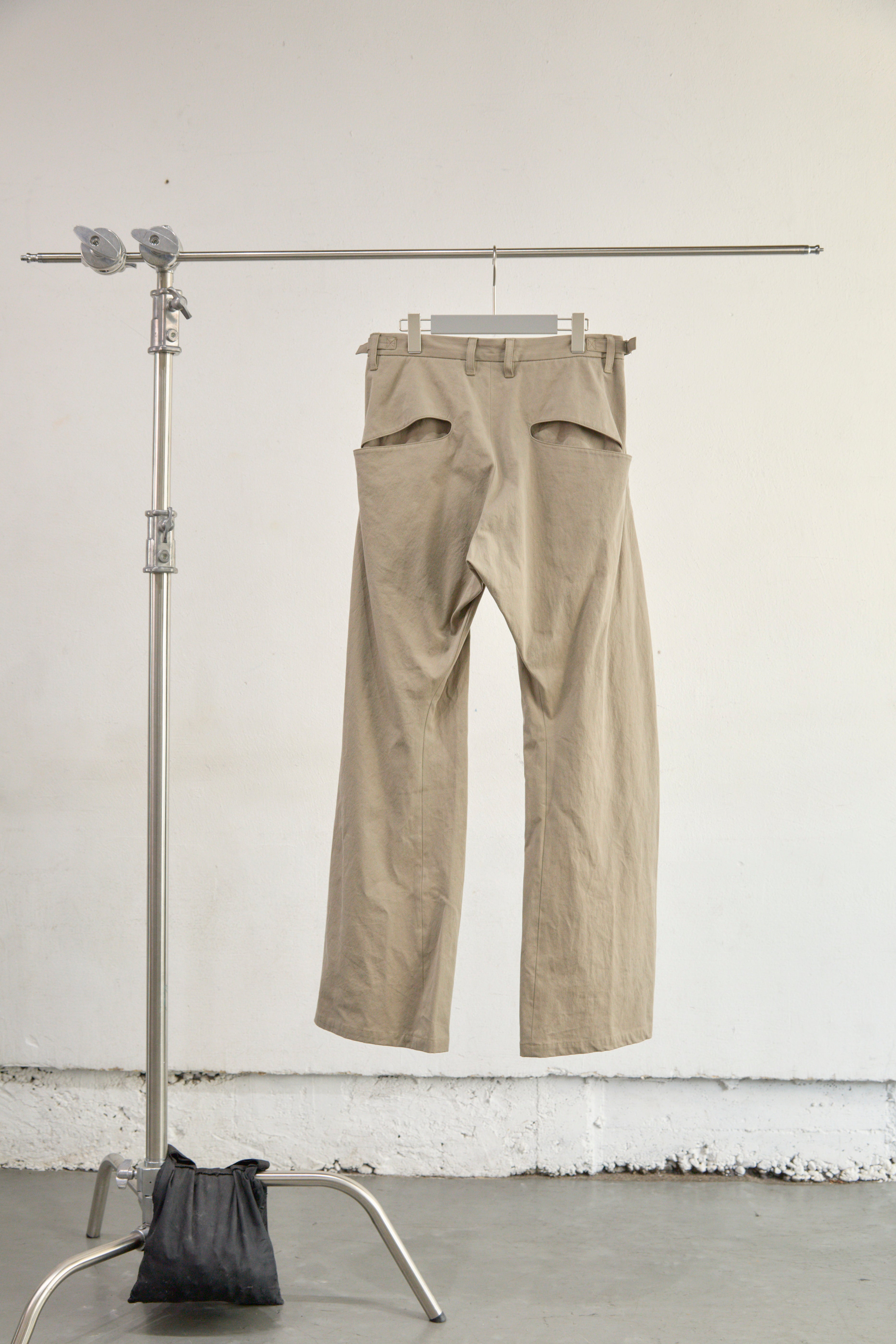 BEIGE 2TUCKED CURVED LEG COTTON TROUSERS