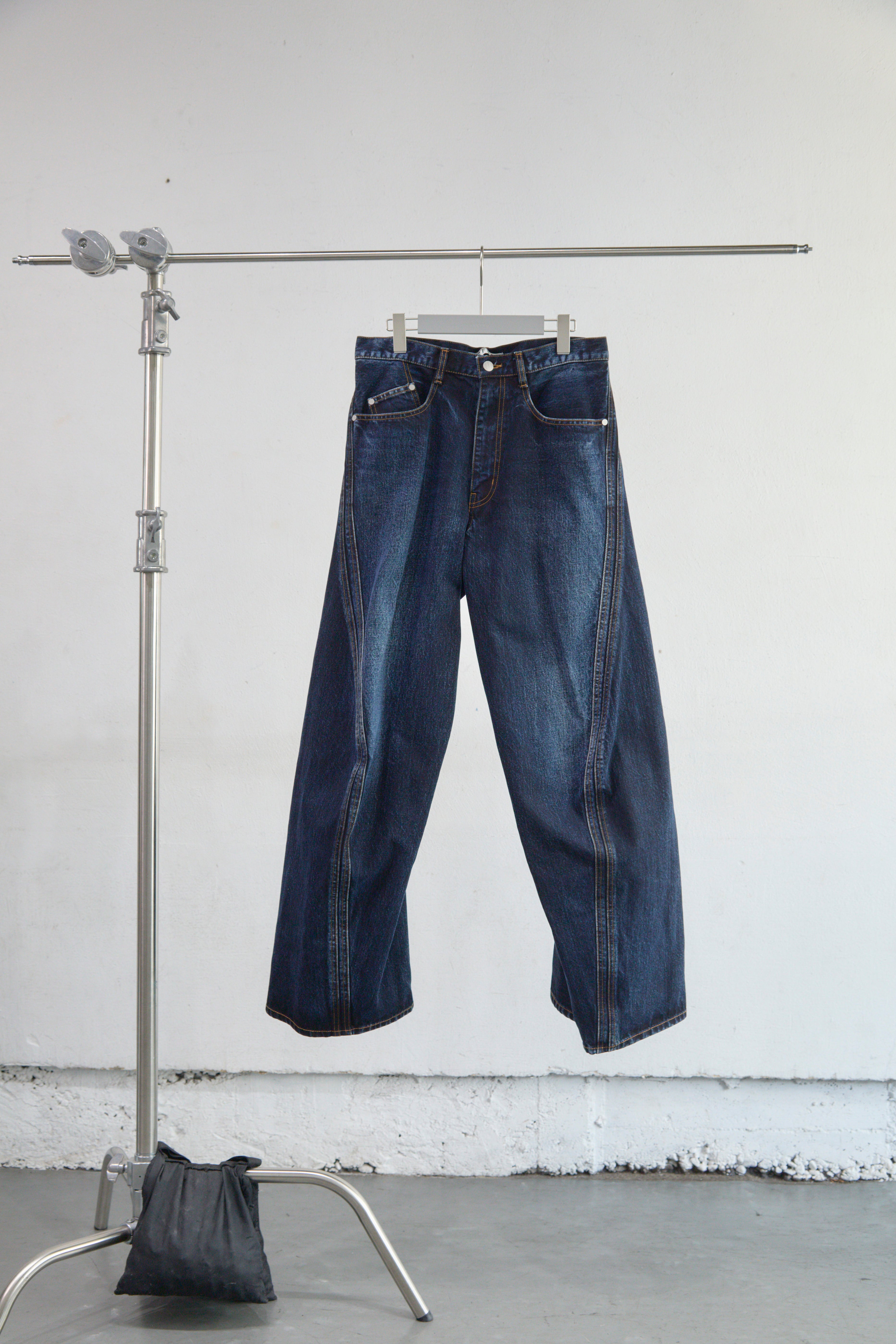 DARK FADED INDIGO 3D TWISTED WIDE LEG JEANS