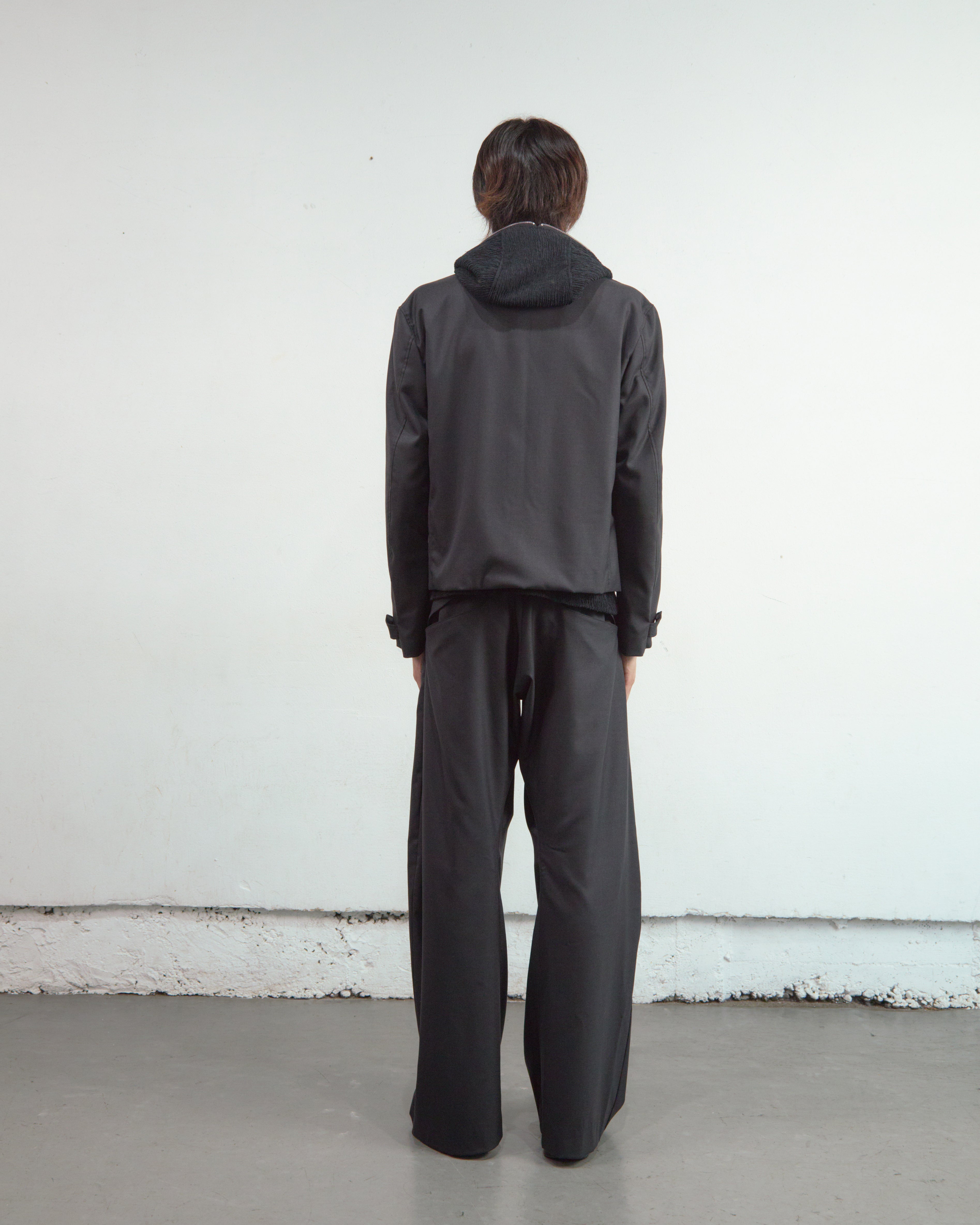 BLACK 2TUCKED CURVED LEG TROUSERS