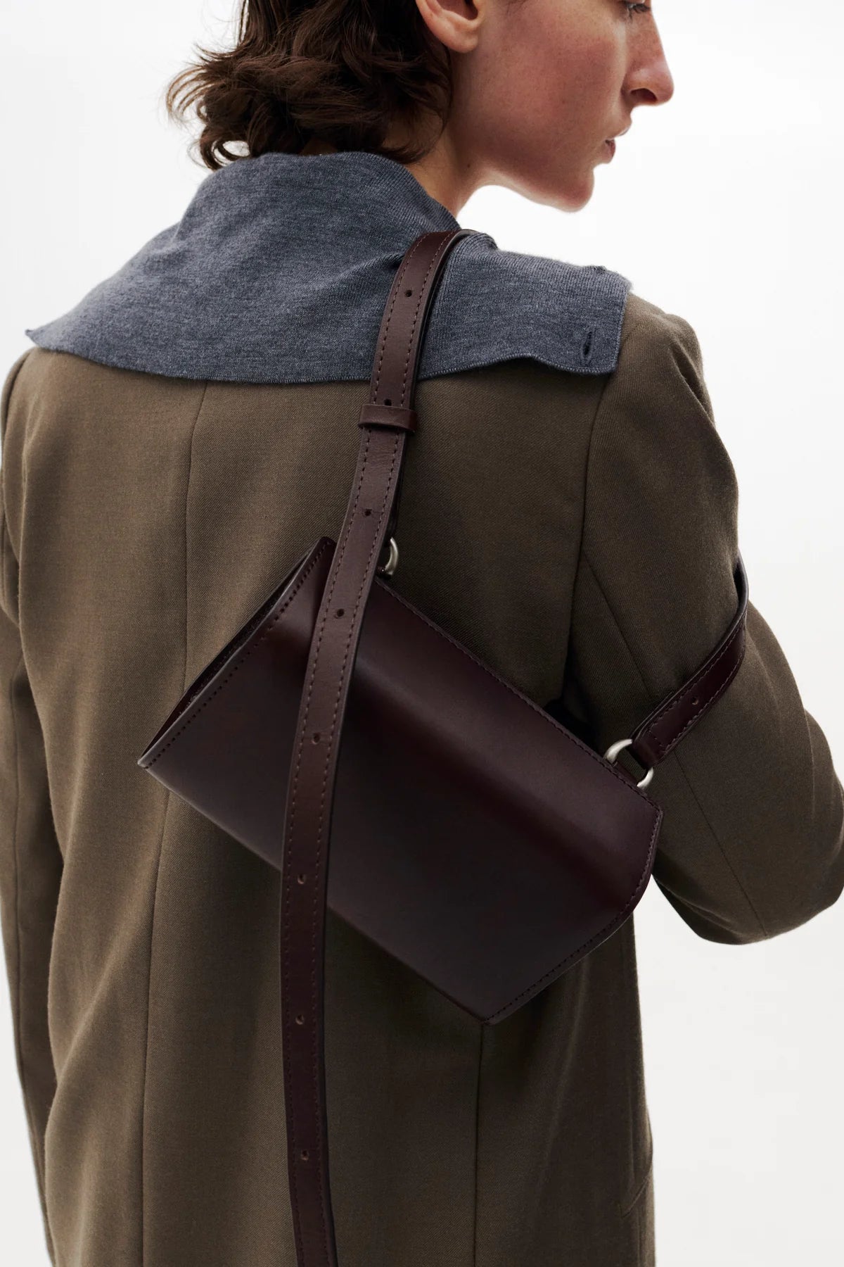 xTSUCHIYA KABAN DARK BROWN CAMERA BAG
