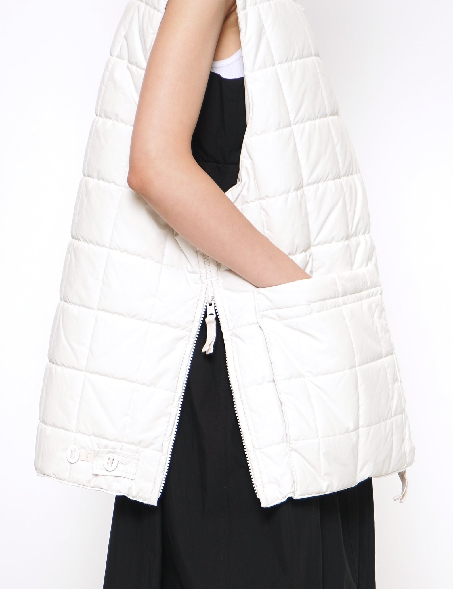 REVERSIBLE FOG WHITE QUILTING PADDED VEST