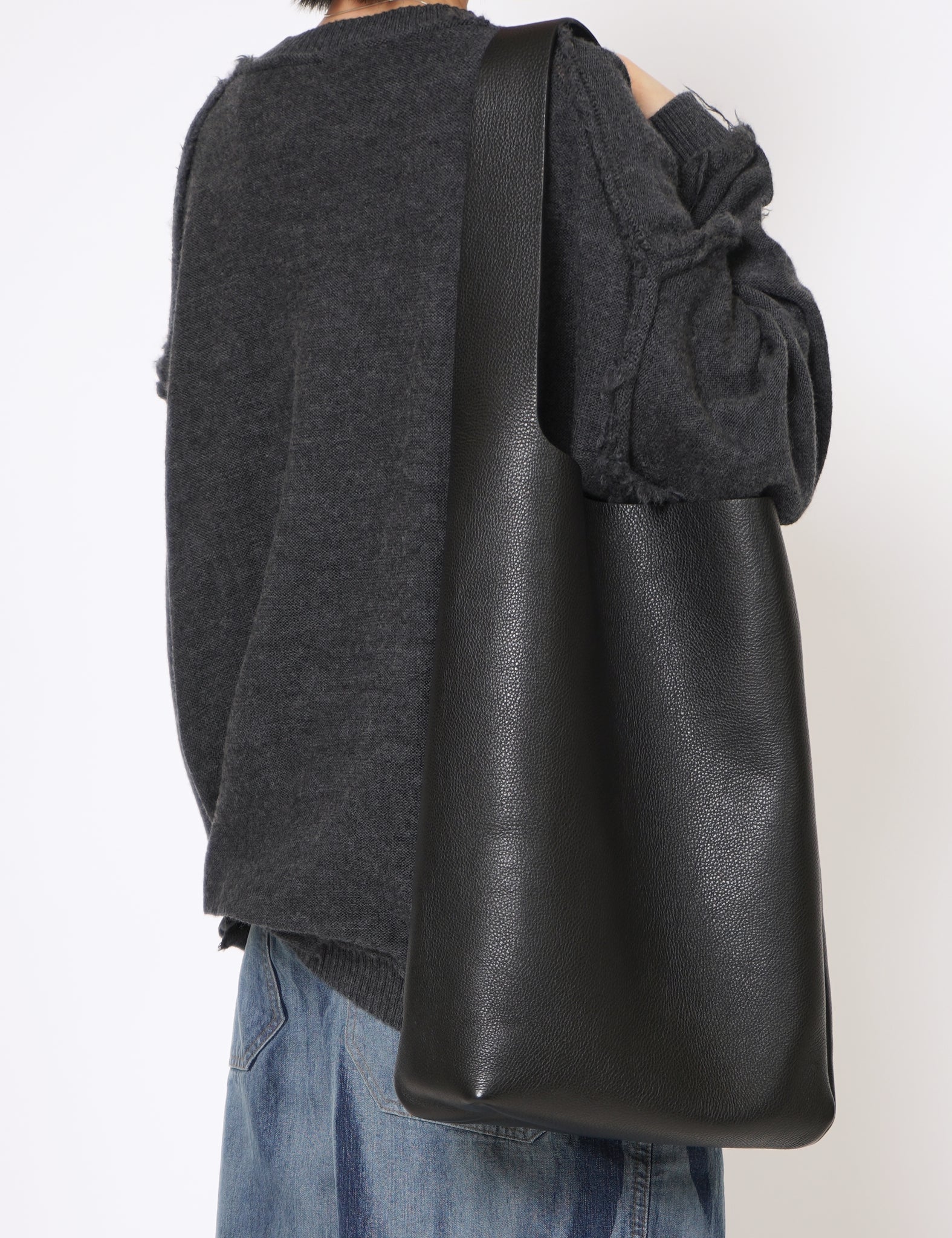 BLACK COW LEATHER SHOULDER BAG M PG02