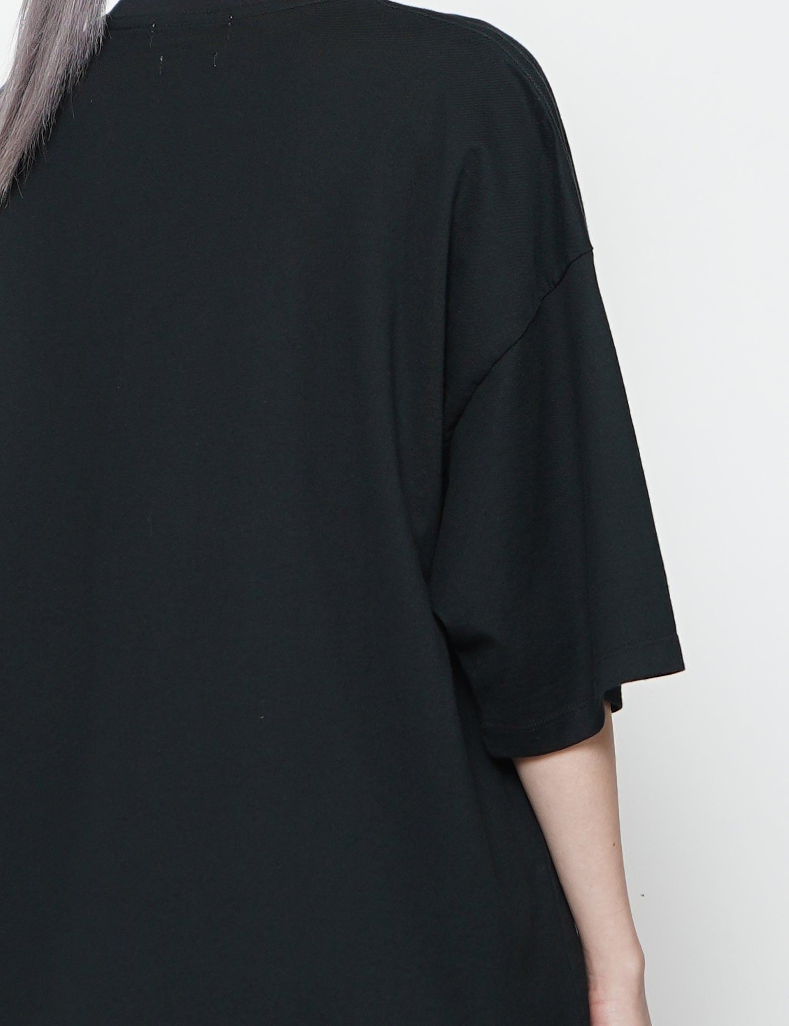 BLACK EMBROIDERY T-SHIRT
