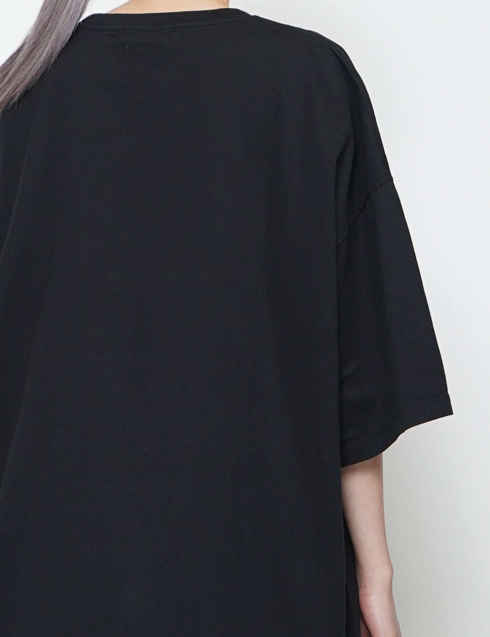 BLACK EMBROIDERY T-SHIRT