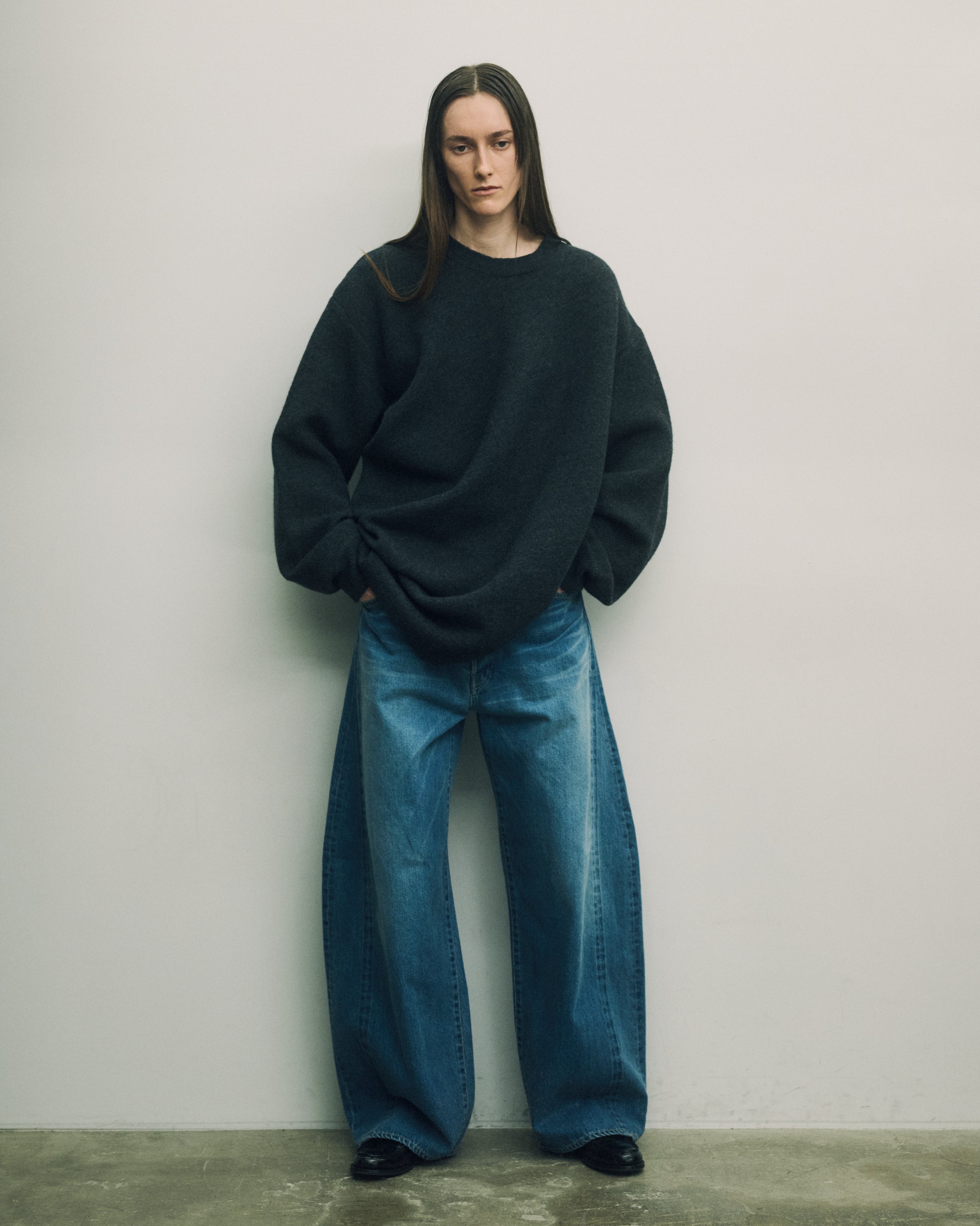 BLACK EXTRA FINE WOOL WARM KNIT CREW NECK LS