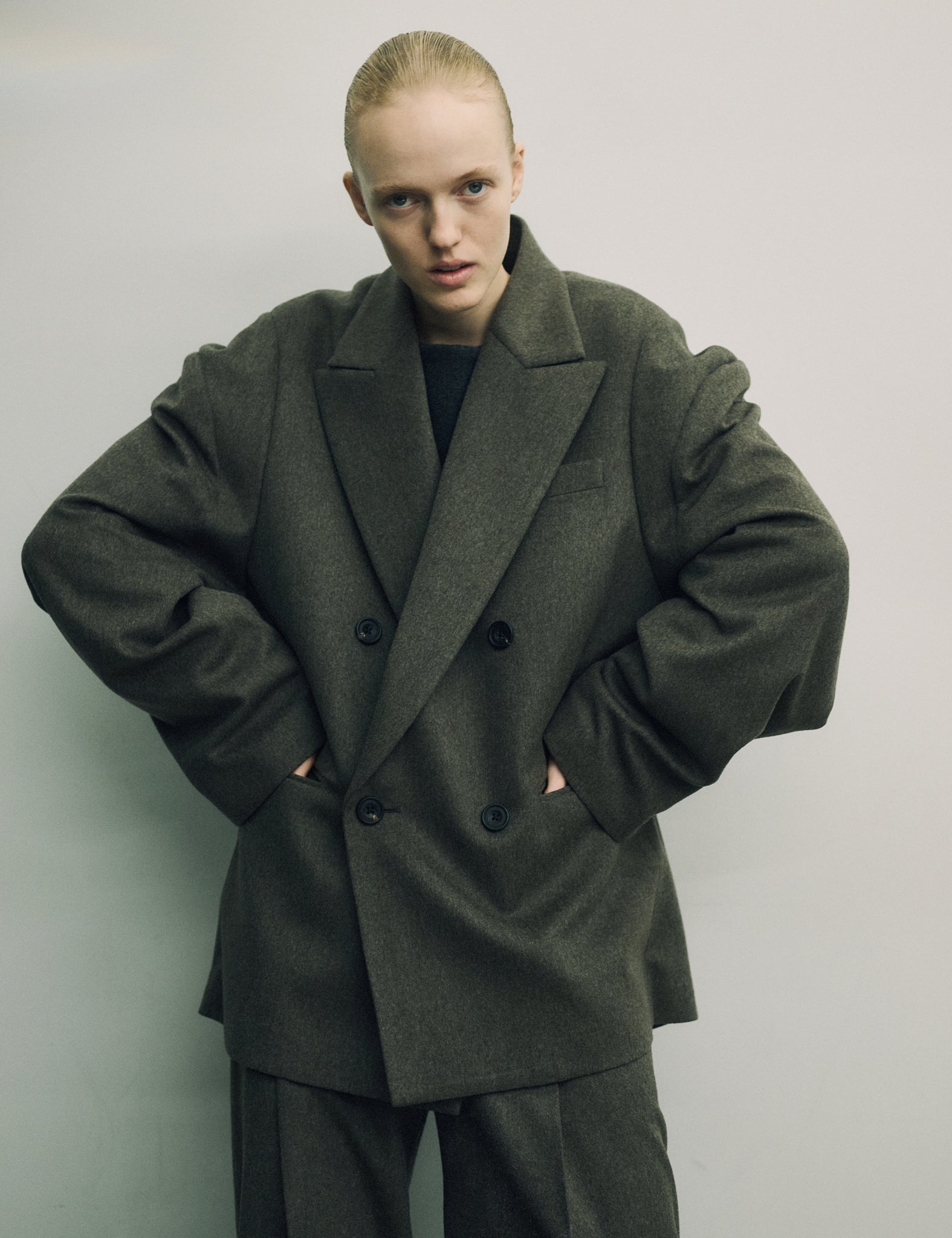 TAUPE WOOL DOESKIN DEFORMED SHOULDER JACKET