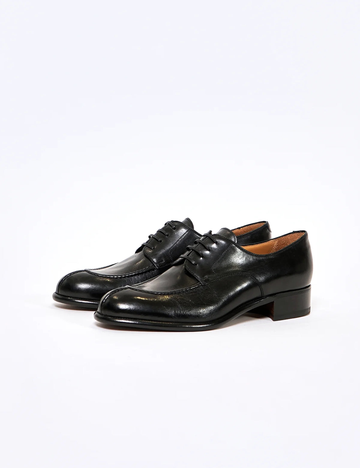 BLACK VEGETABLE CALF U TIP LEATHER SHOES - Y18711