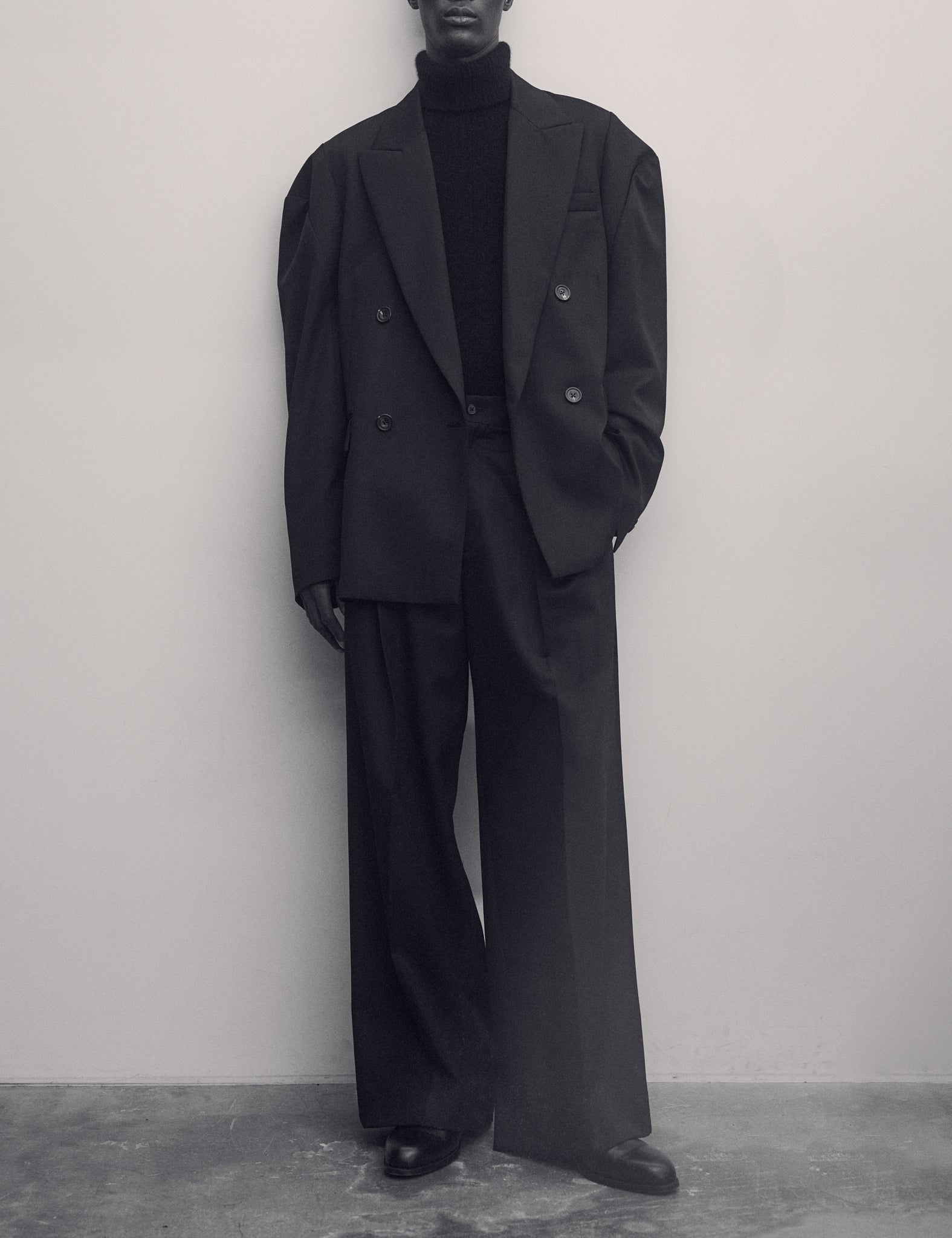 BLACK DEFORMED SHOULDER DOUBLE BREASTED JACKET