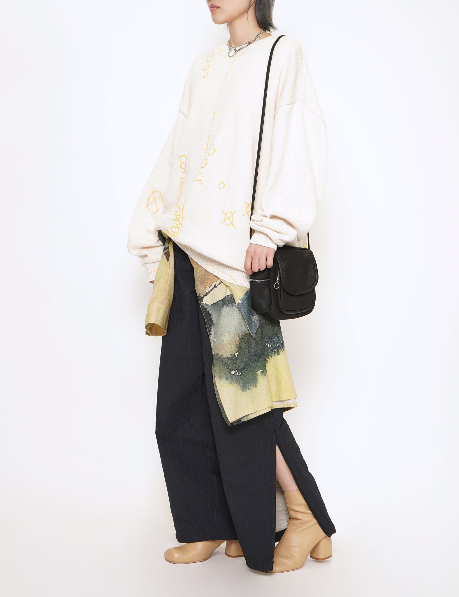 NATURAL WHITE TYPE 49 COTTON KNIT W/ YELLOW LETTER