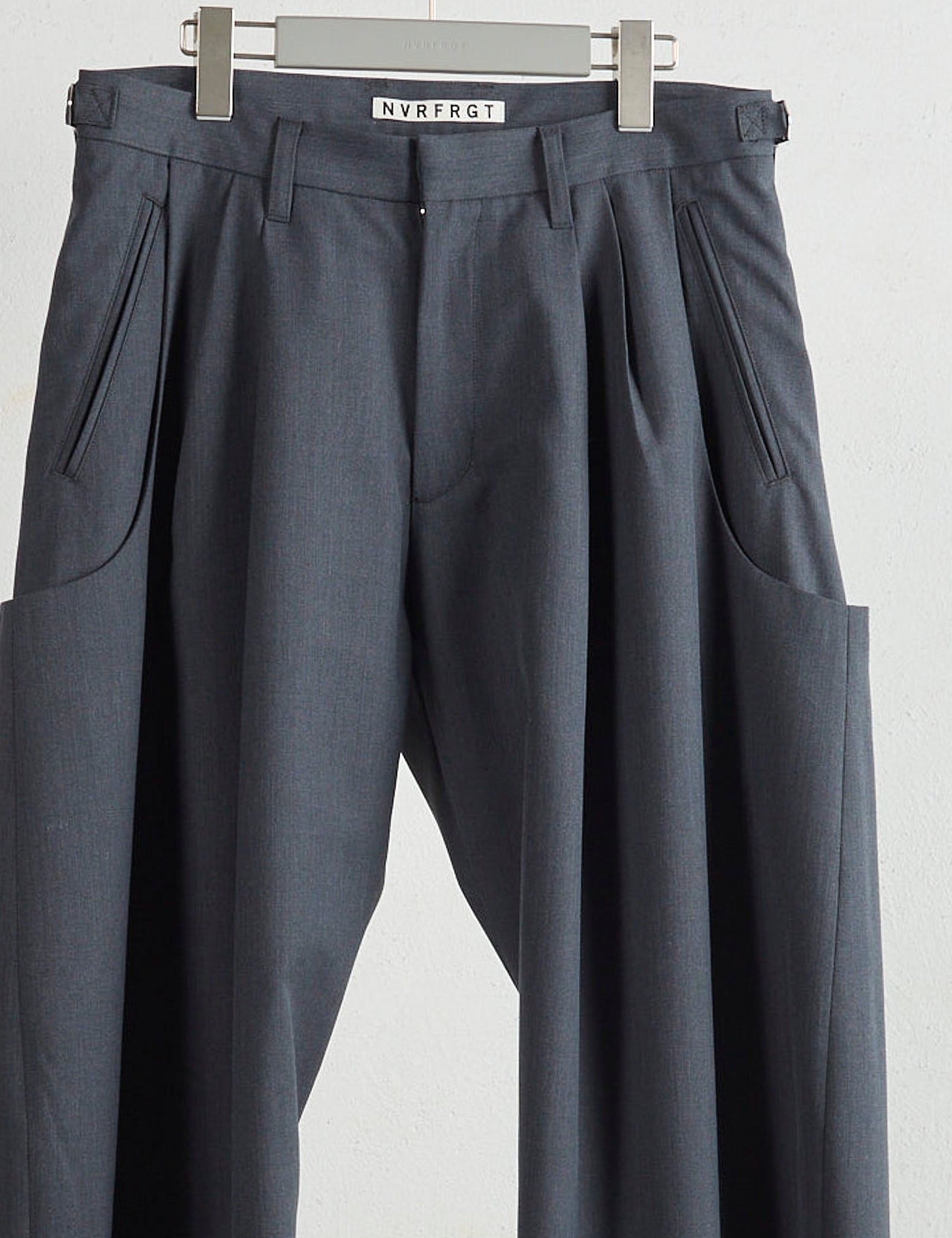 CHARCOAL 2TUCK CURVED LEG TROUSERS