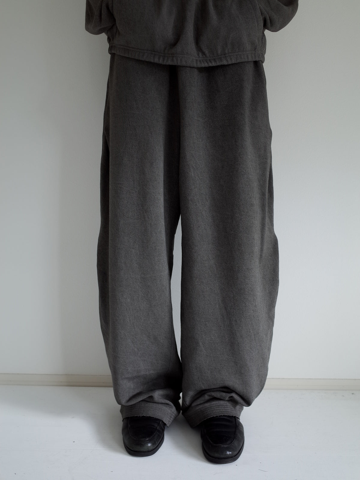 GRAY PERFECT SWEAT PANTS