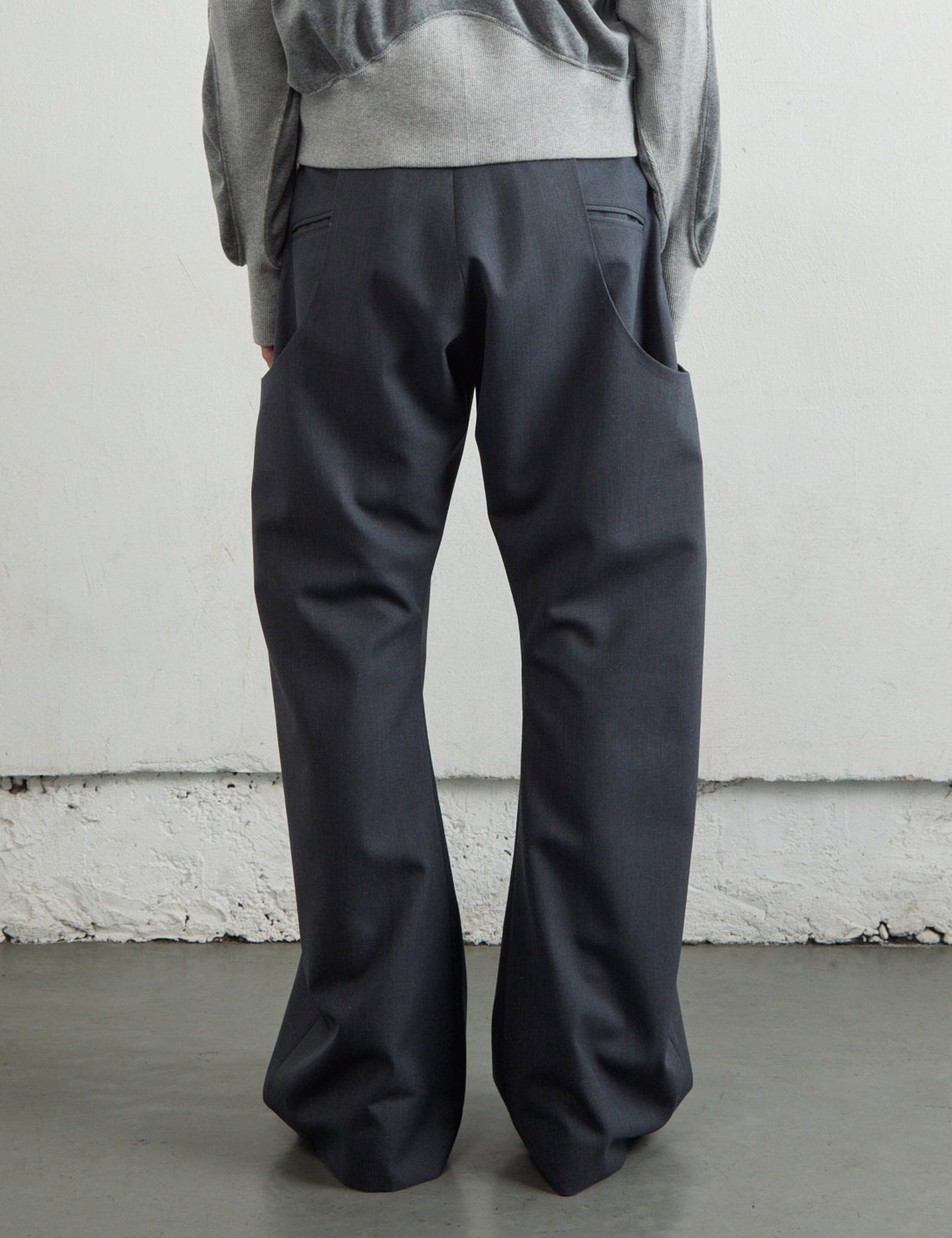 CHARCOAL 2TUCK CURVED LEG TROUSERS