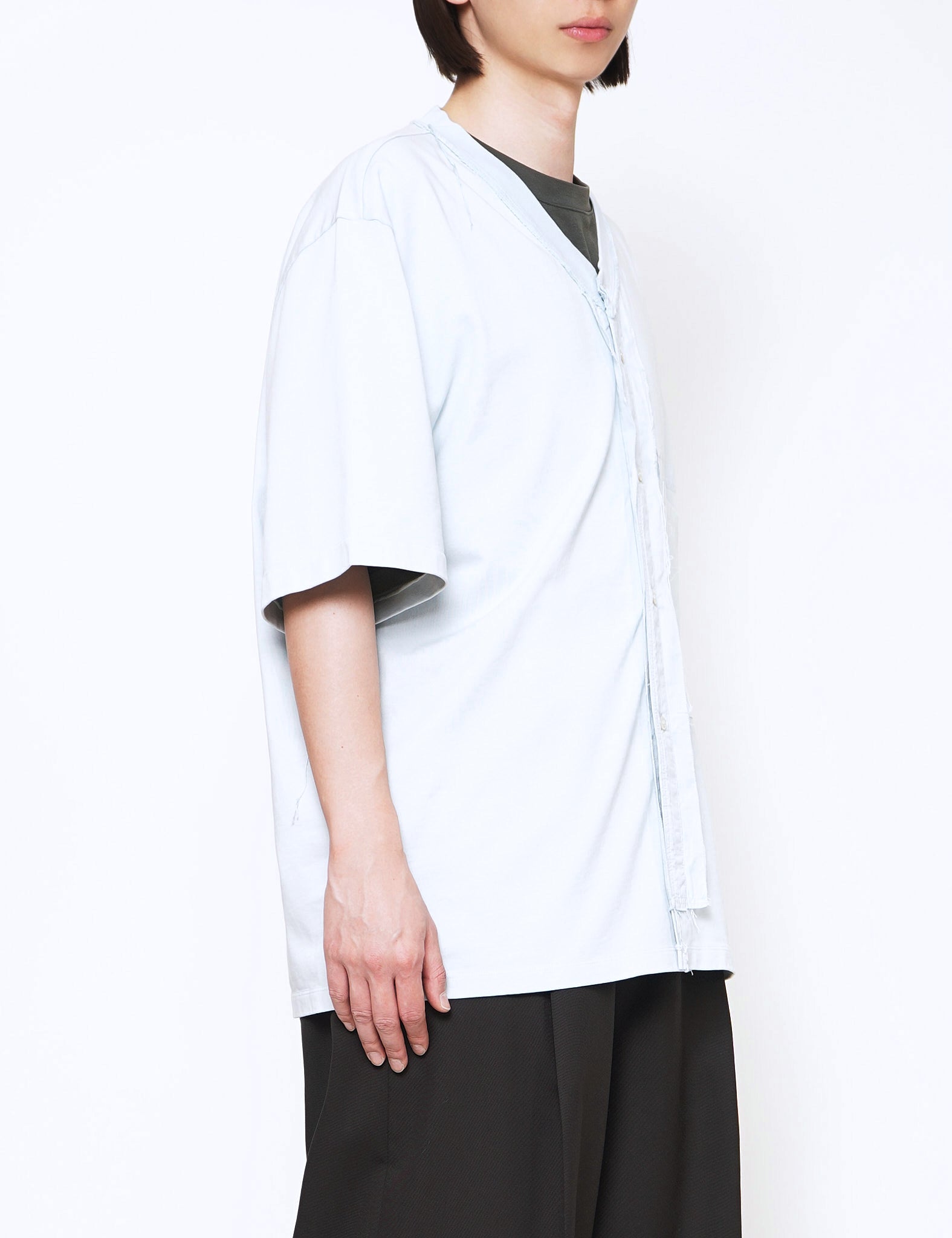 LIGHT BLUE BUTTON BASEBALL TEE