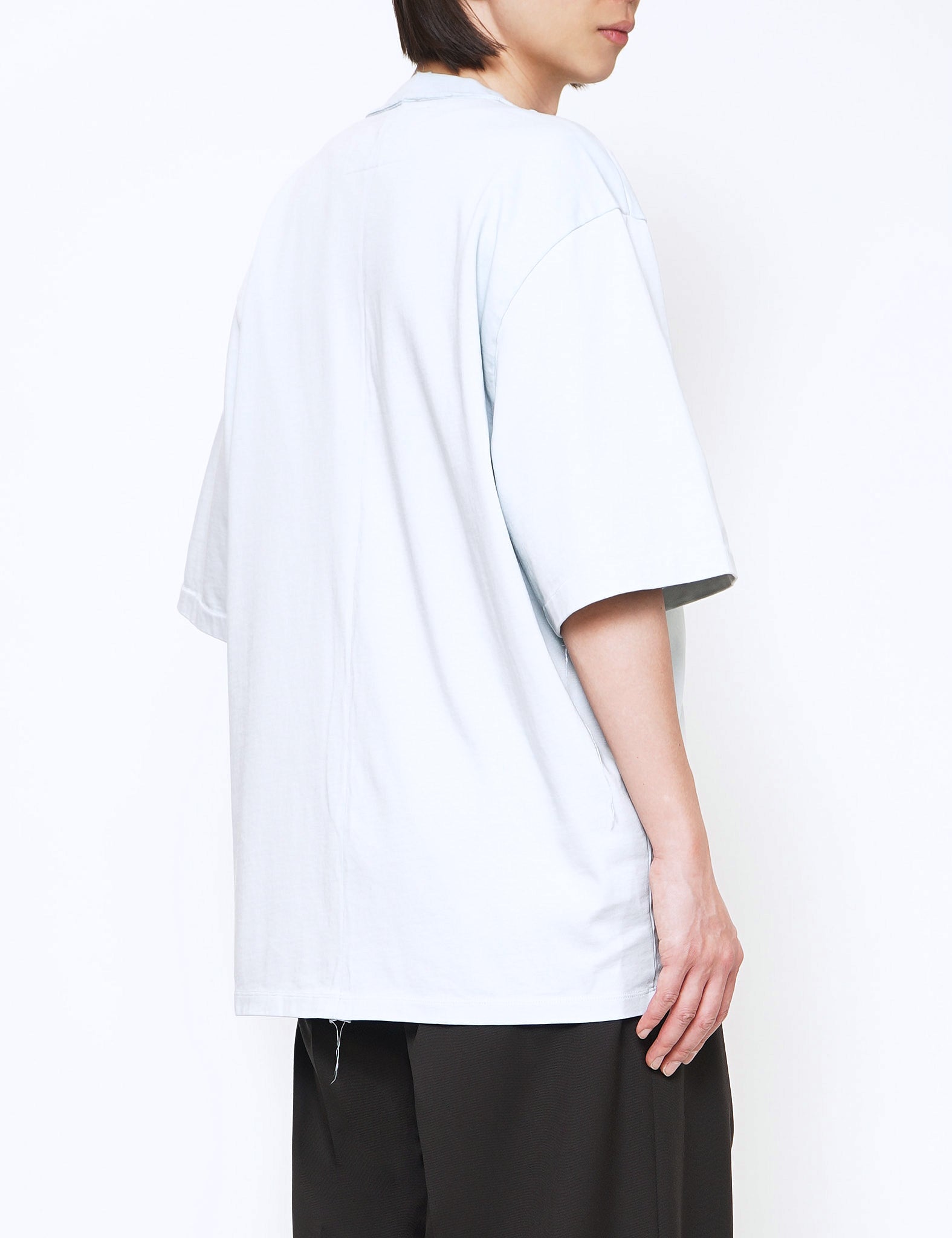 LIGHT BLUE BUTTON BASEBALL TEE