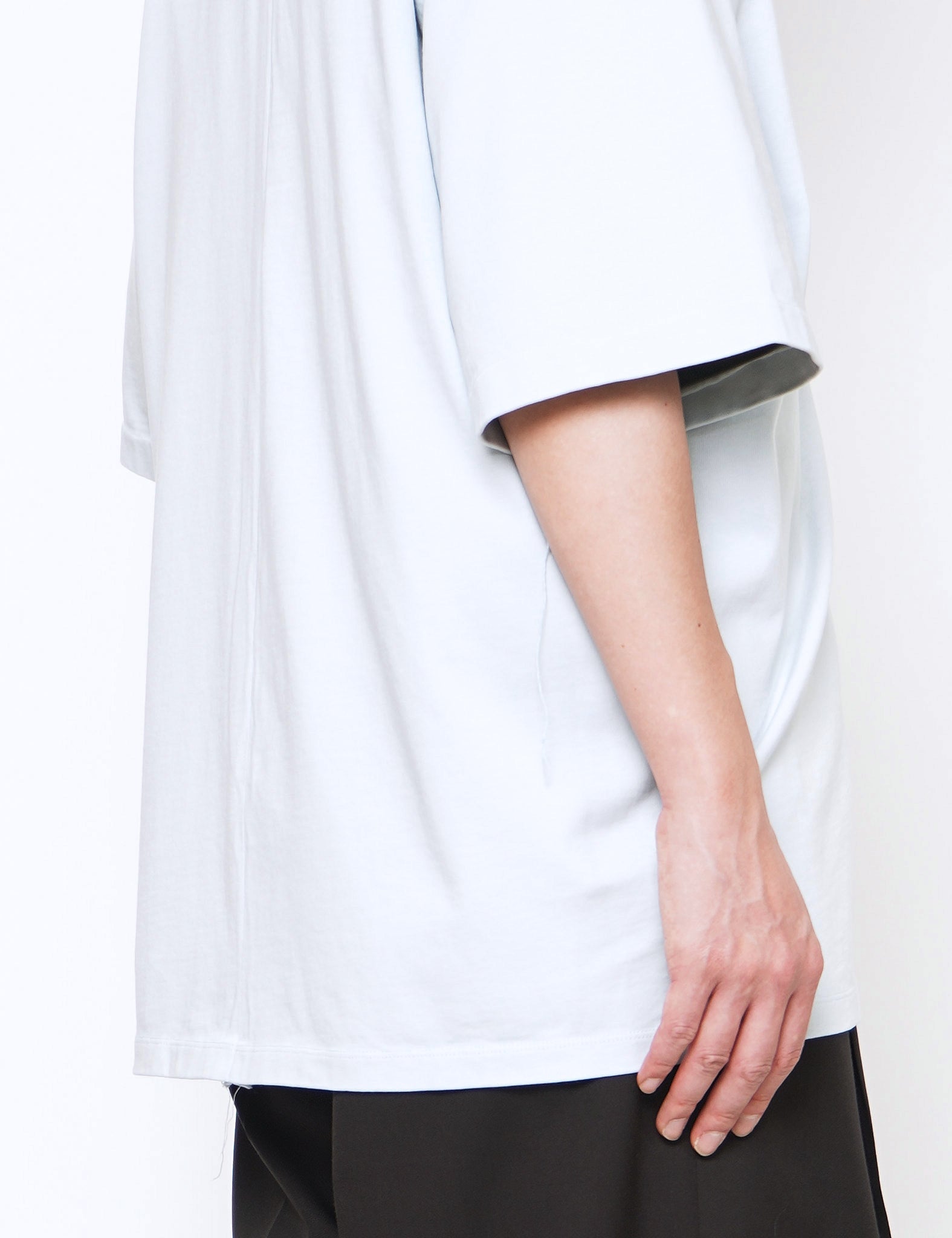 LIGHT BLUE BUTTON BASEBALL TEE