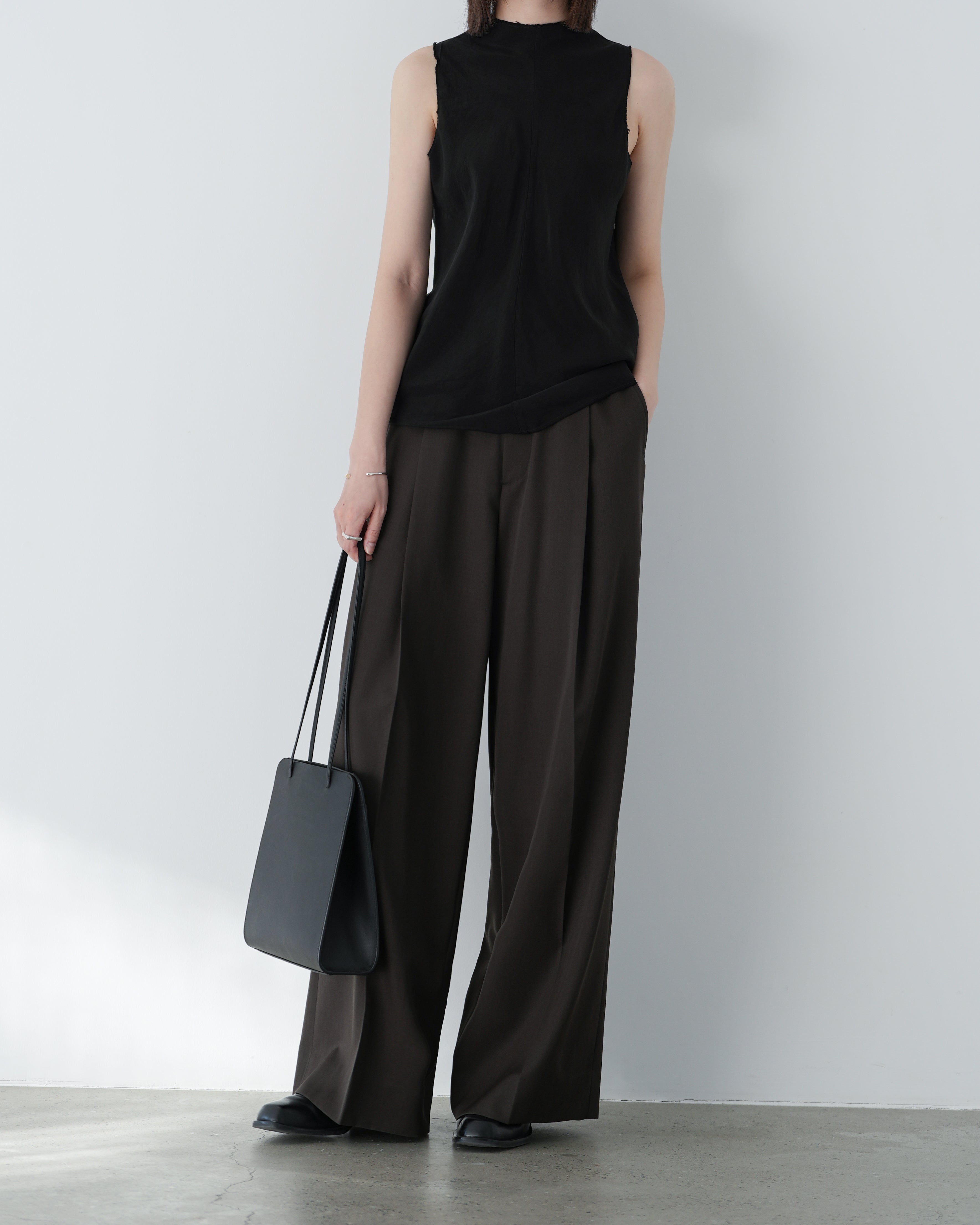 BLACK CUPRO CENTER SEAMS TOP