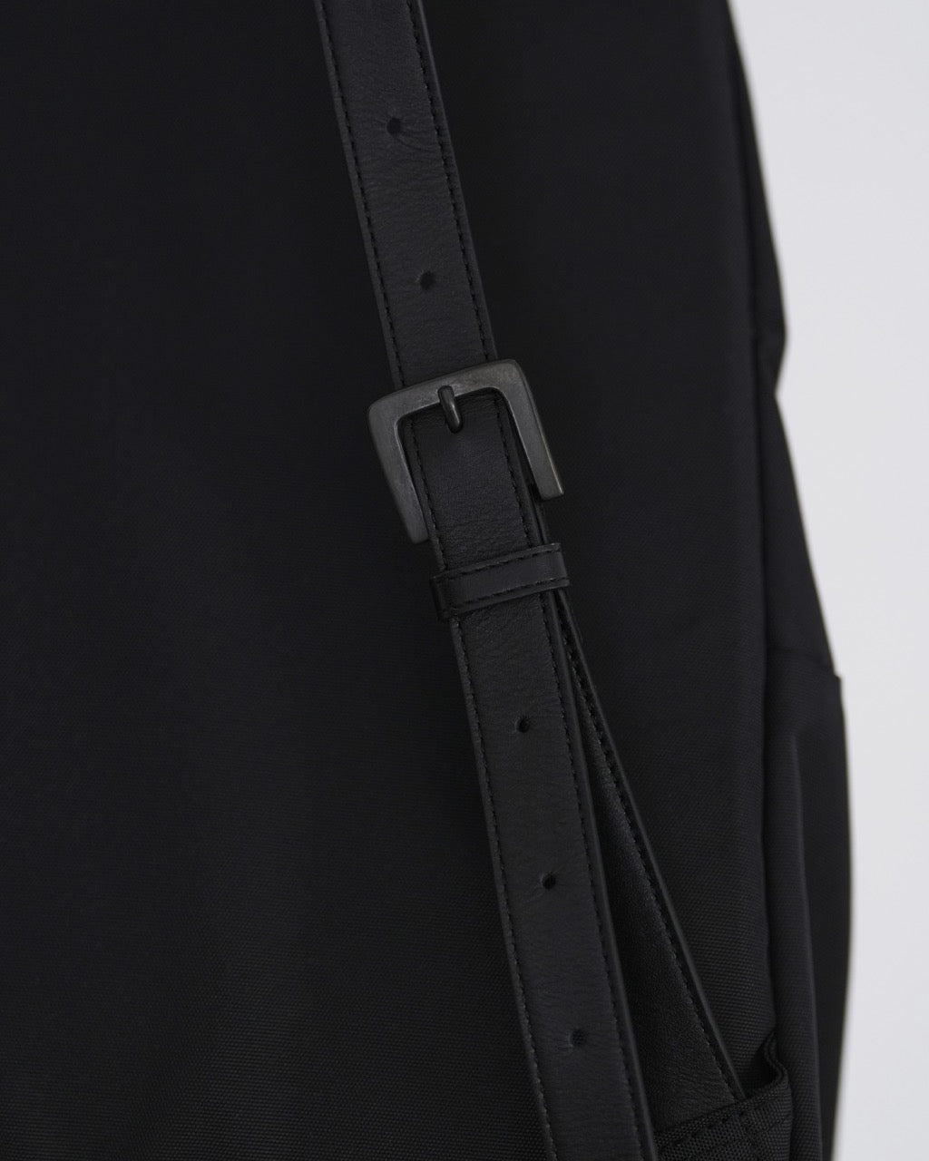 GRAPH LAYER EXCLUSIVE BLACK NYLON OXFORD BACKPACK