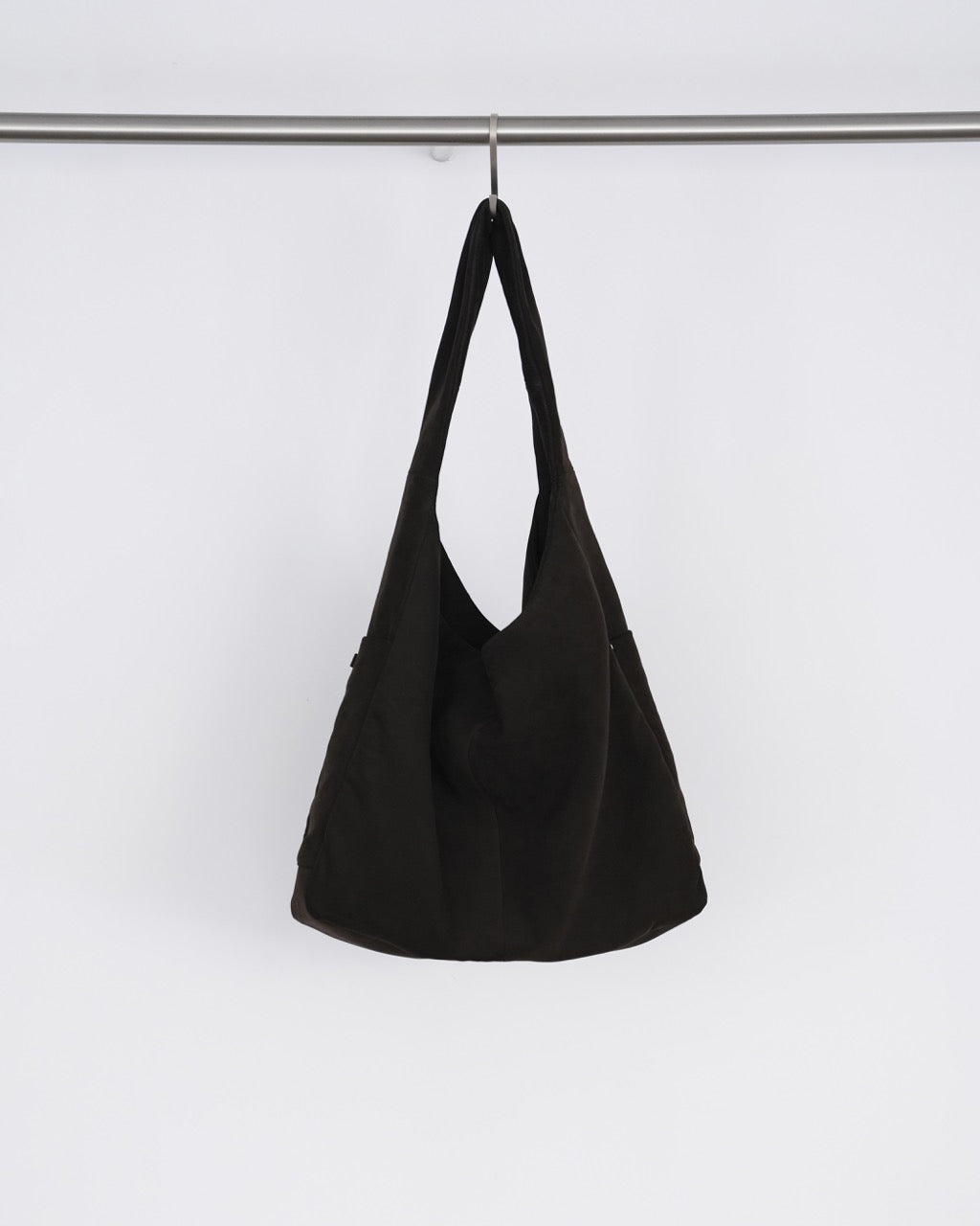 GRAPH LAYER EXCLUSIVE DARK BROWN COW NUBUCK SHOULDER BAG