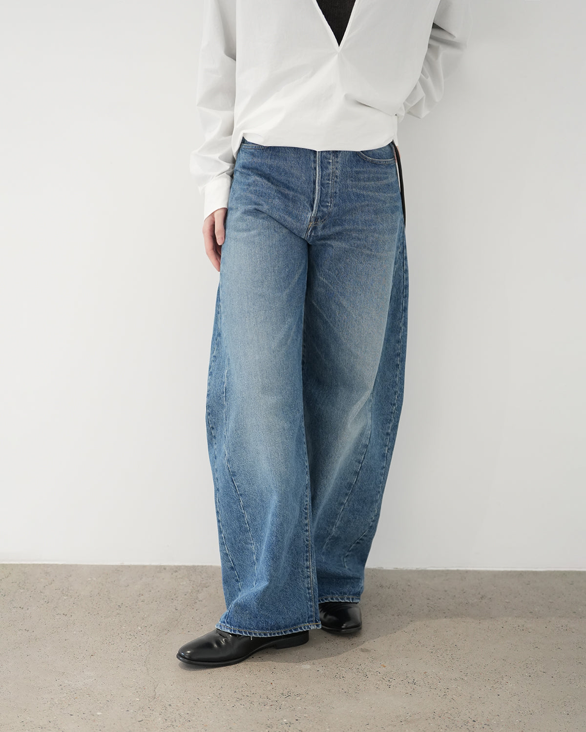 INDIGO DEFORMATION WIDE DENIM PANTS