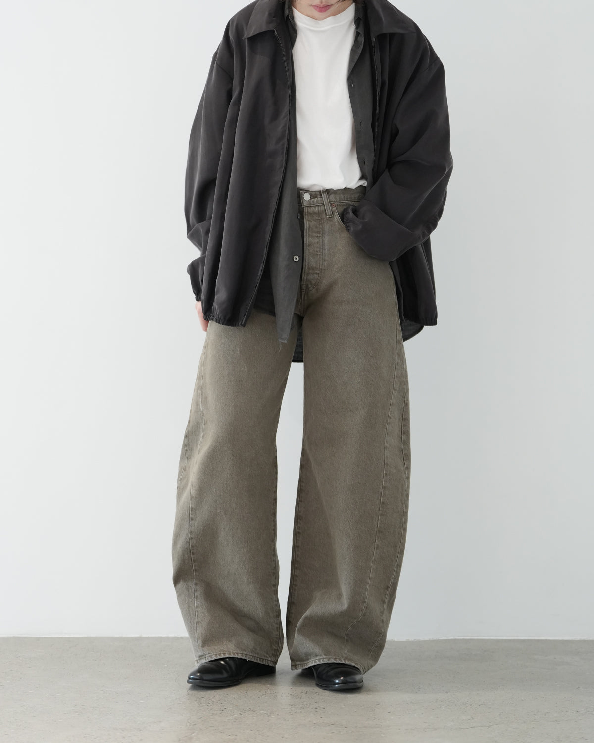 KHAKI DEFORMATION WIDE COLOR DENIM PANTS