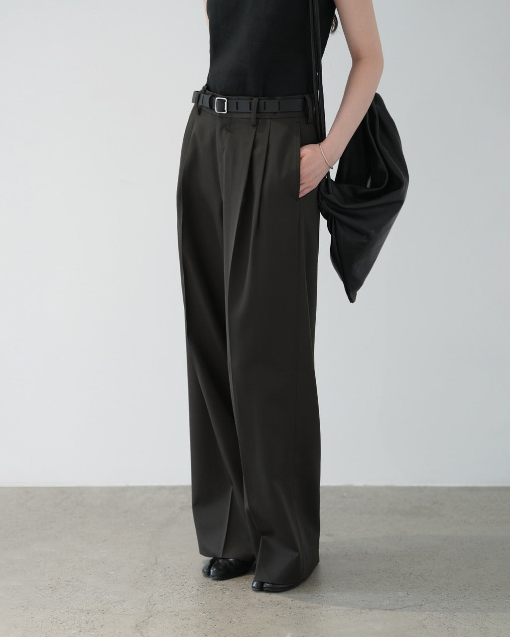 GREY KHAKI LONG WIDE TROUSERS