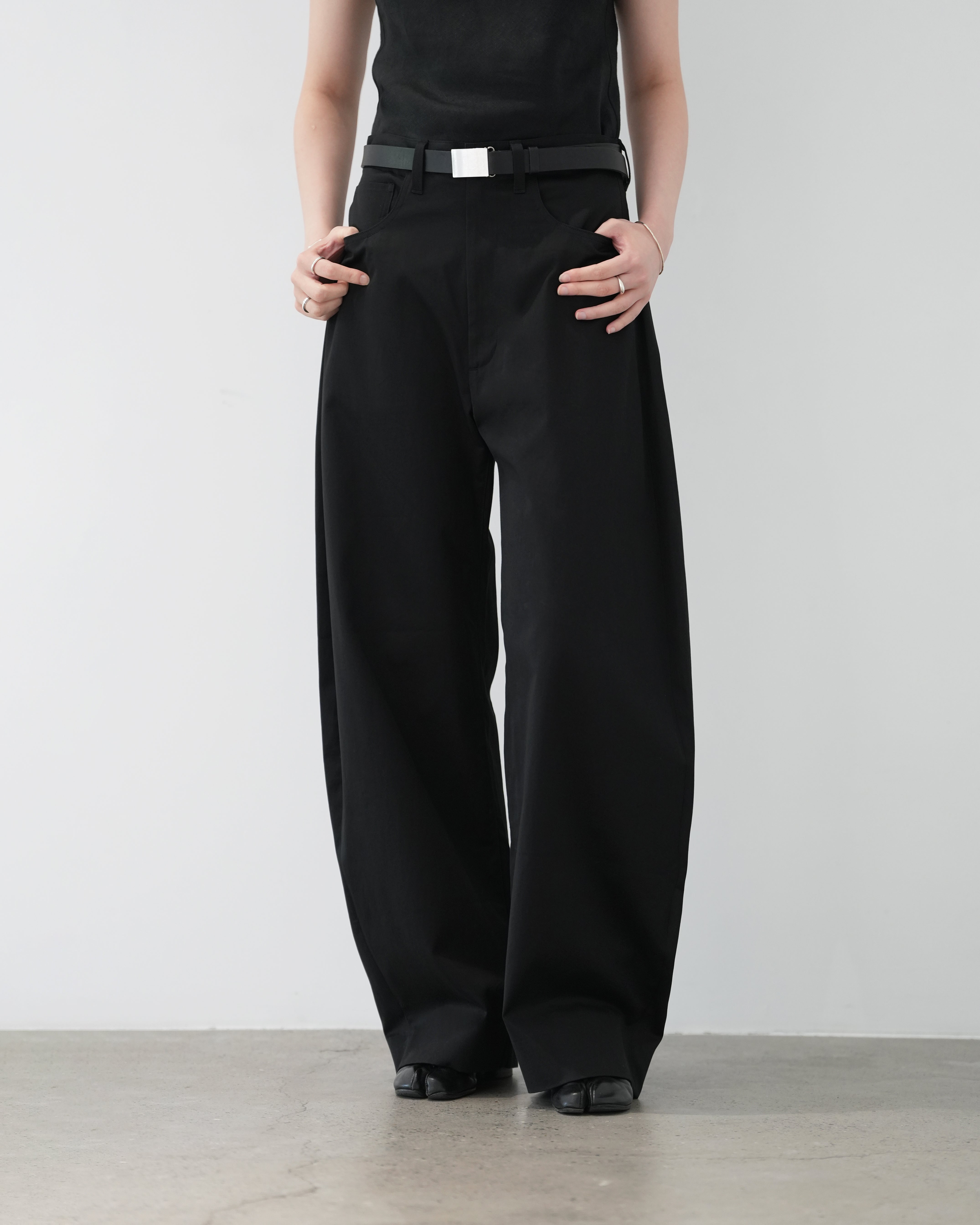 BLACK DOUBLE WEAVE COTTON ROUND PANTS