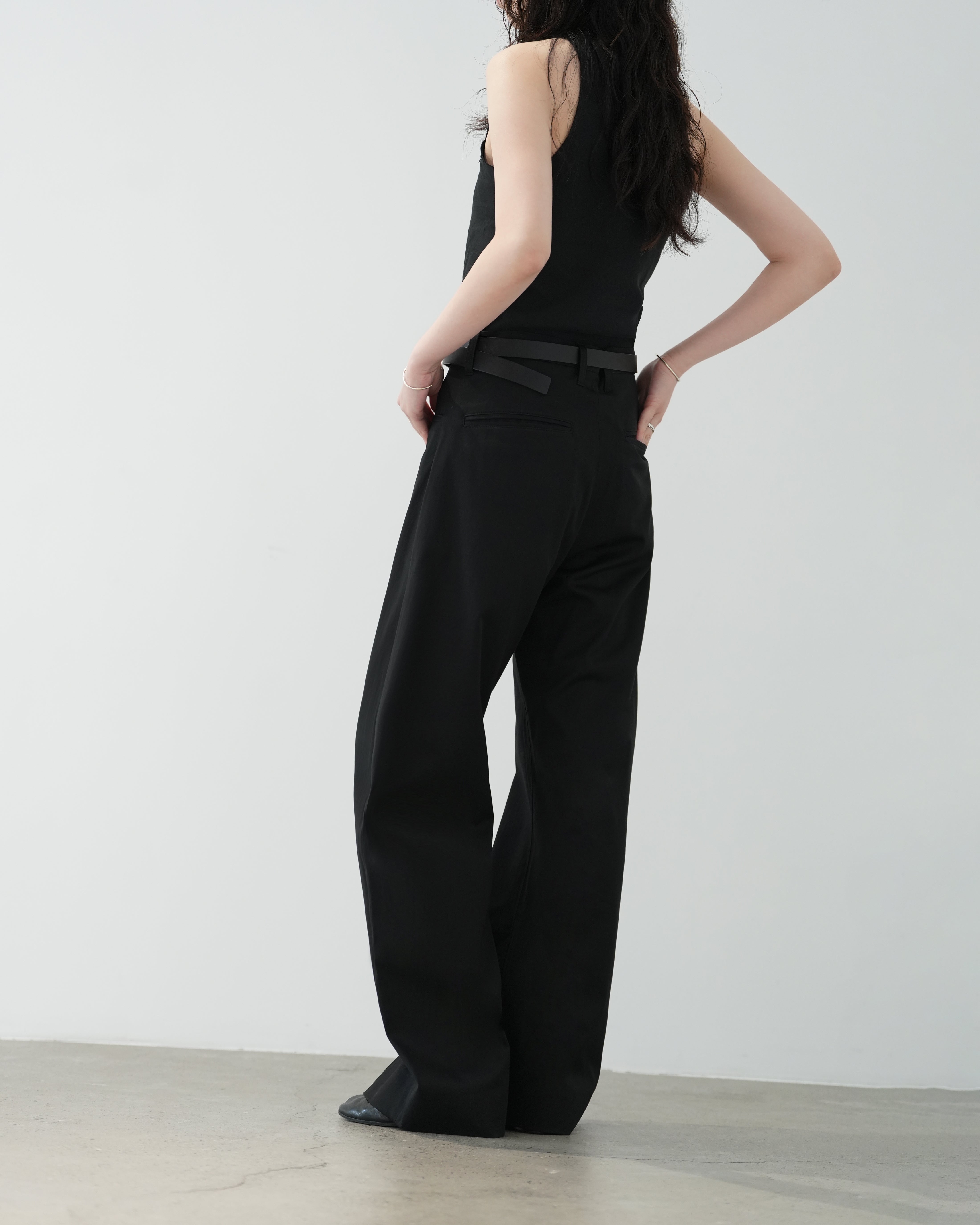BLACK DOUBLE WEAVE COTTON ROUND PANTS