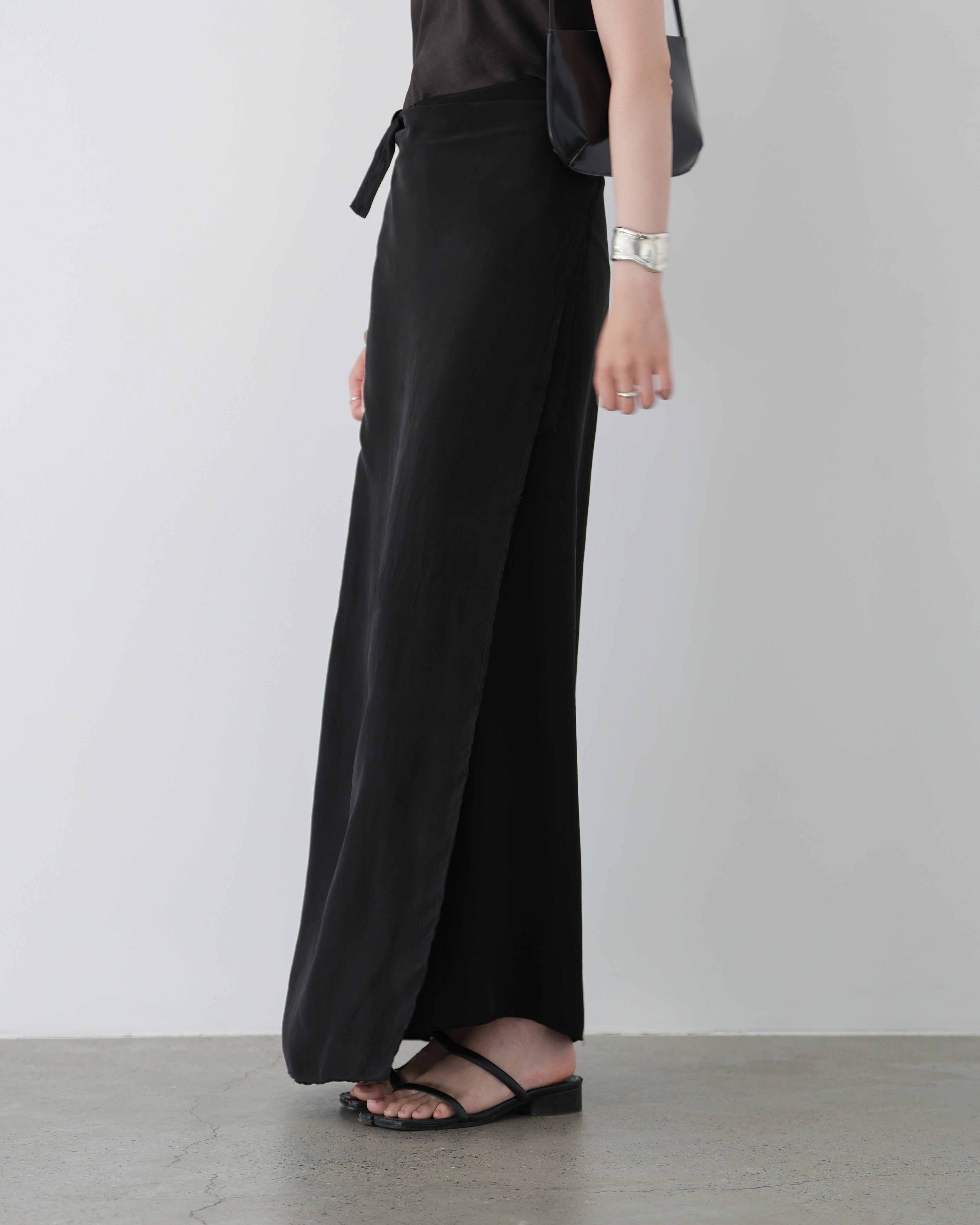 BLACK CUPRO WRAP SKIRT