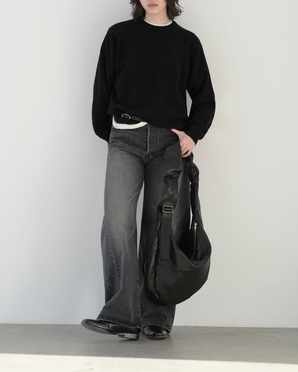 BLACK EXTRA FINE WOOL KNIT CREW NECK LS
