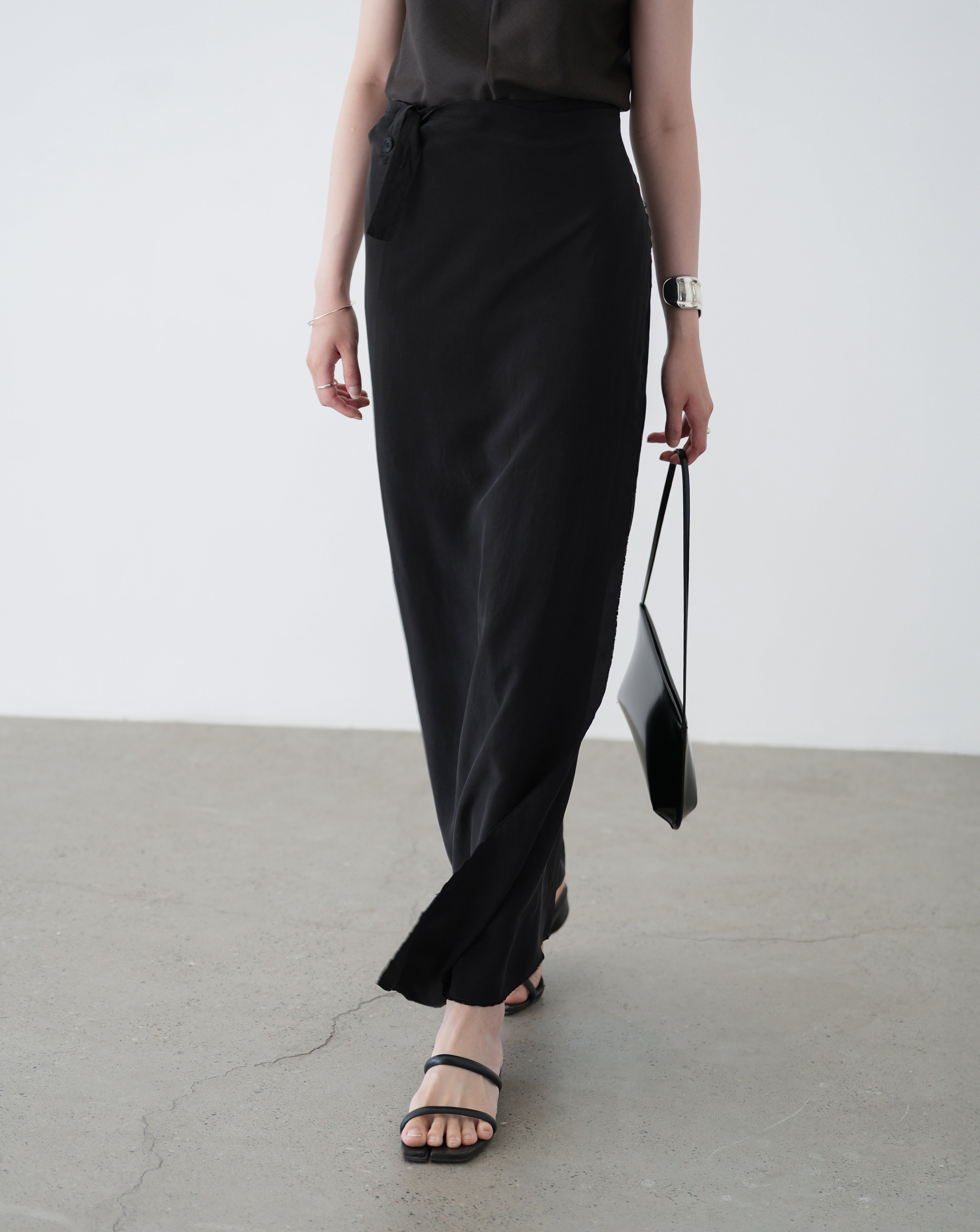 BLACK CUPRO WRAP SKIRT
