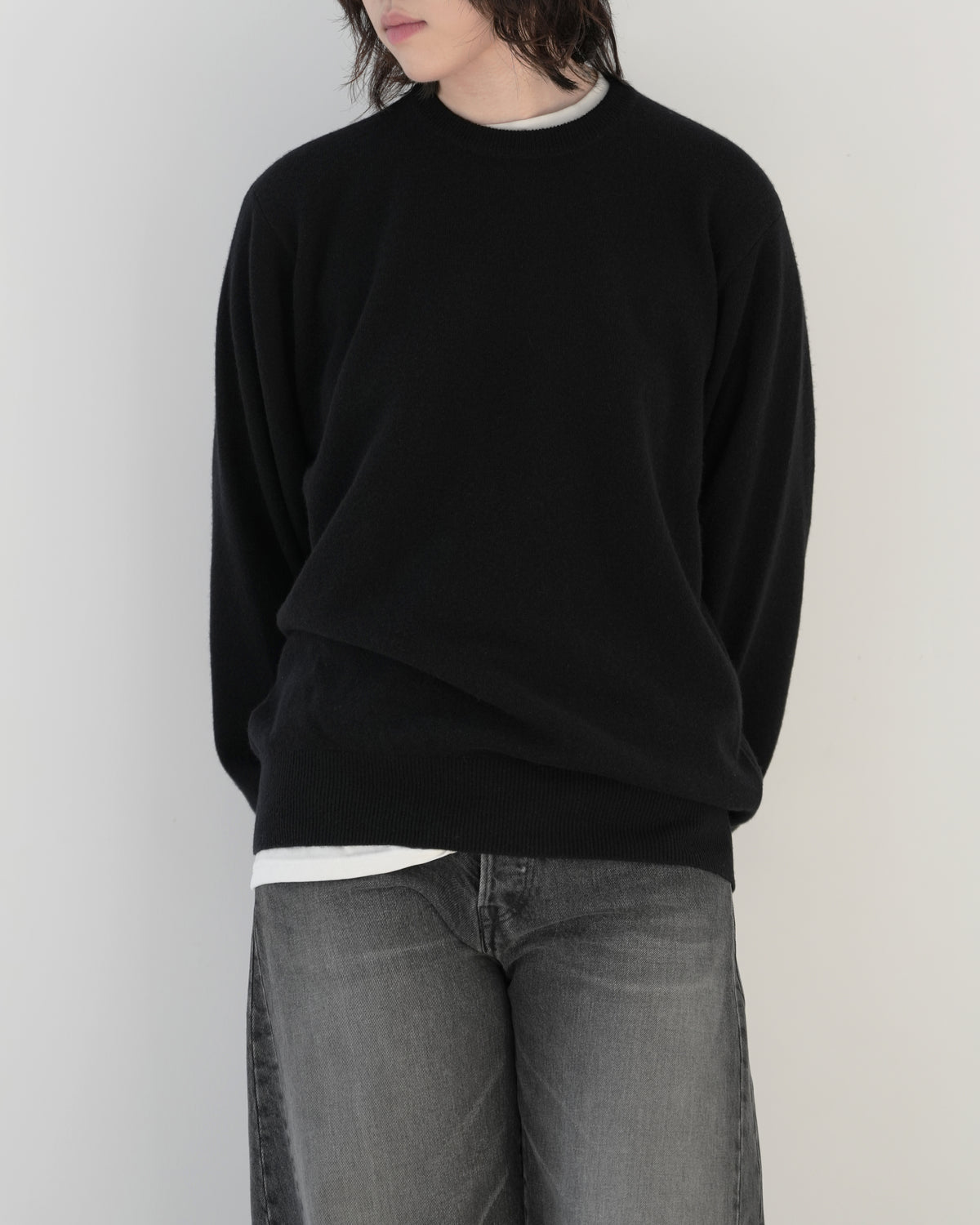 BLACK EXTRA FINE WOOL KNIT CREW NECK LS