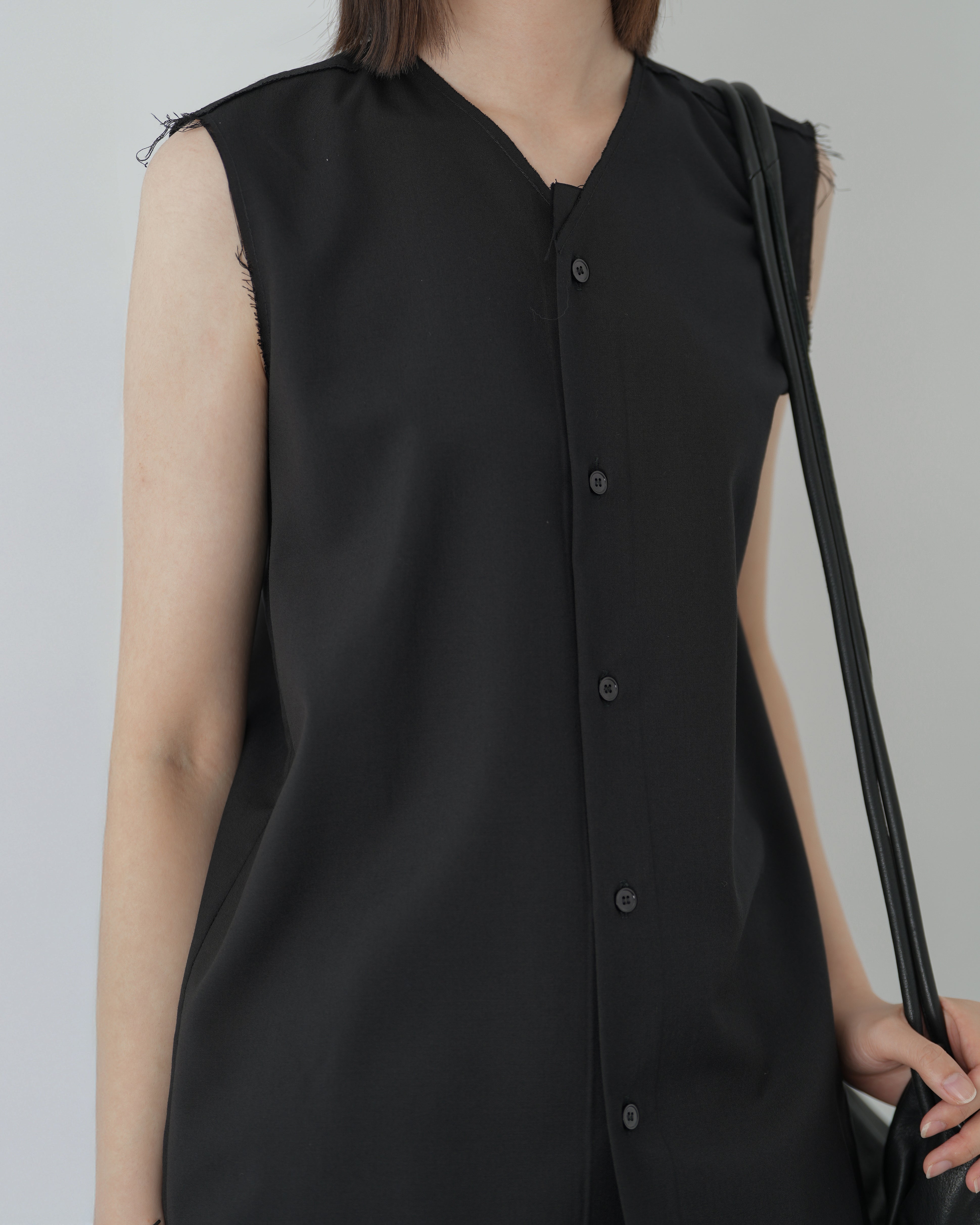 BLACK SUMMER WOOL SLEEVELESS SHIRT