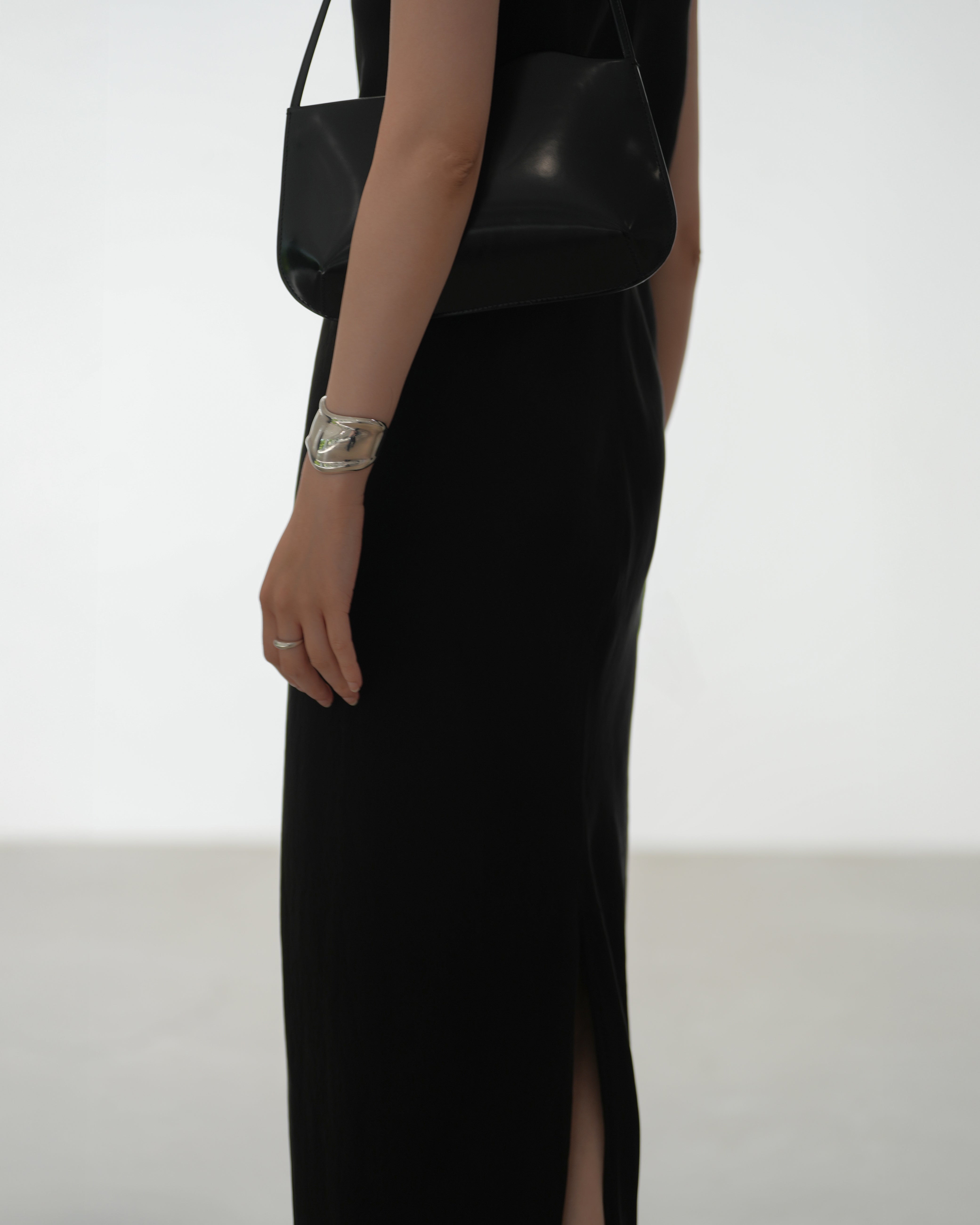 BLACK CUPRO CENTER SEAMS DRESS