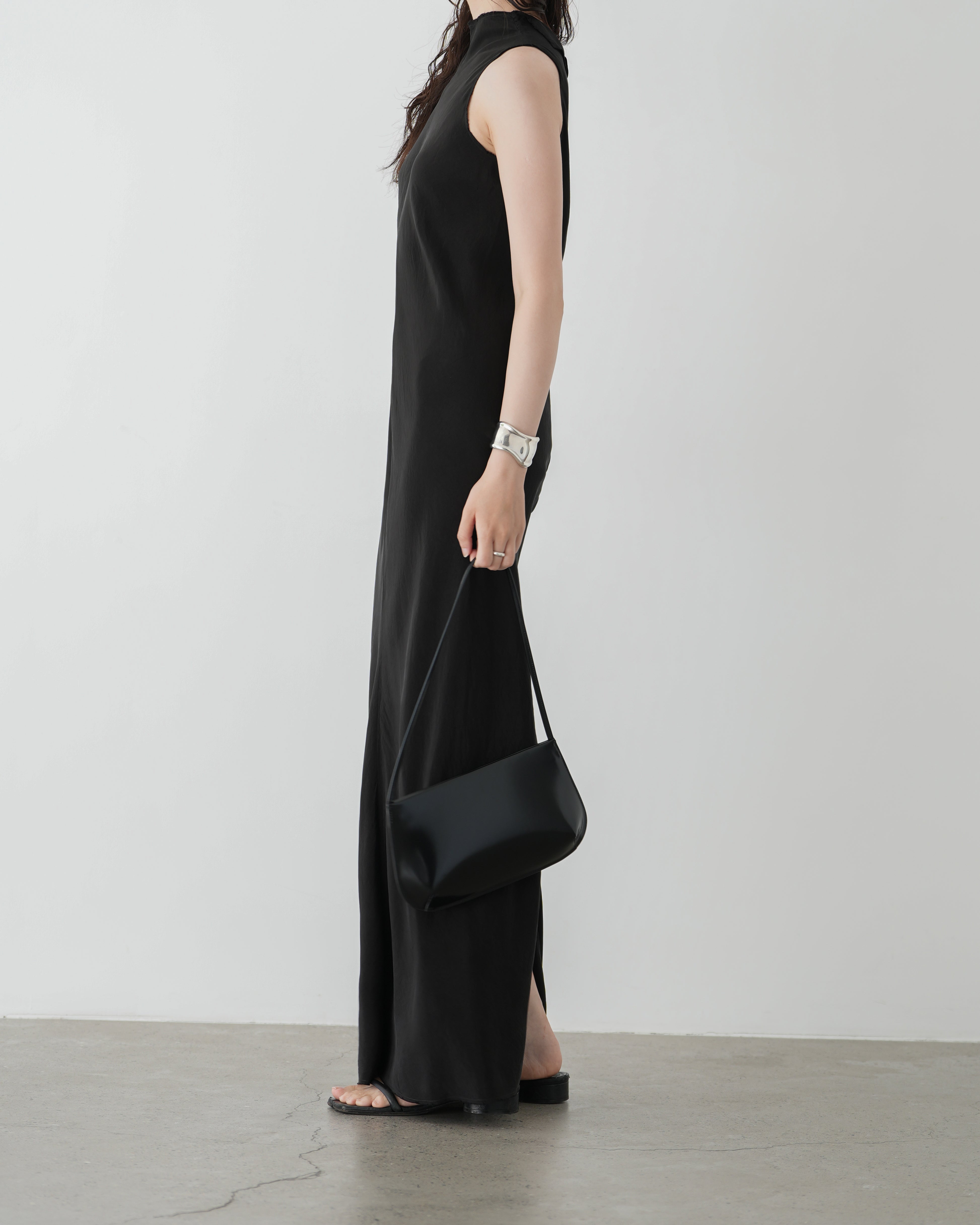 BLACK CUPRO CENTER SEAMS DRESS