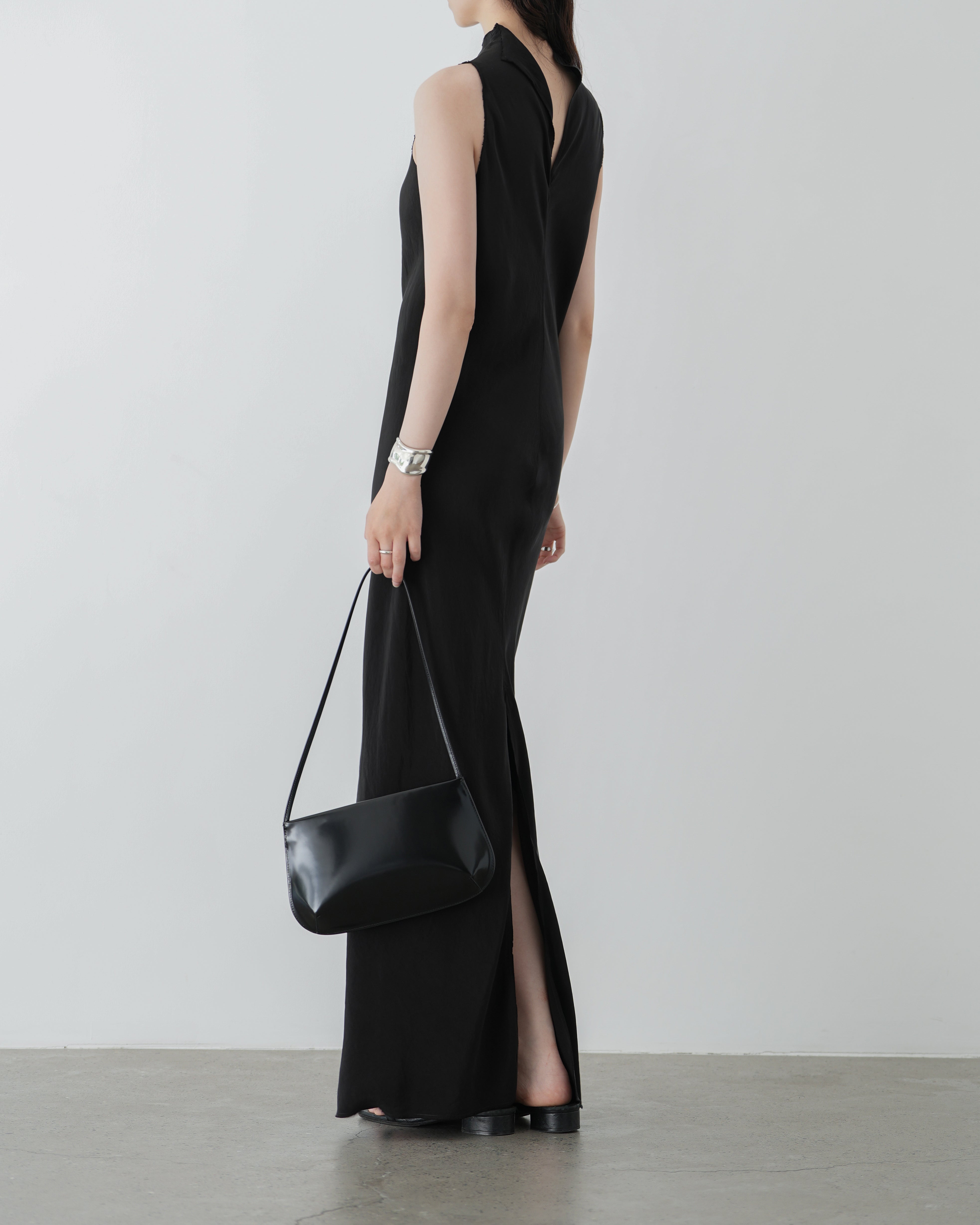 BLACK CUPRO CENTER SEAMS DRESS