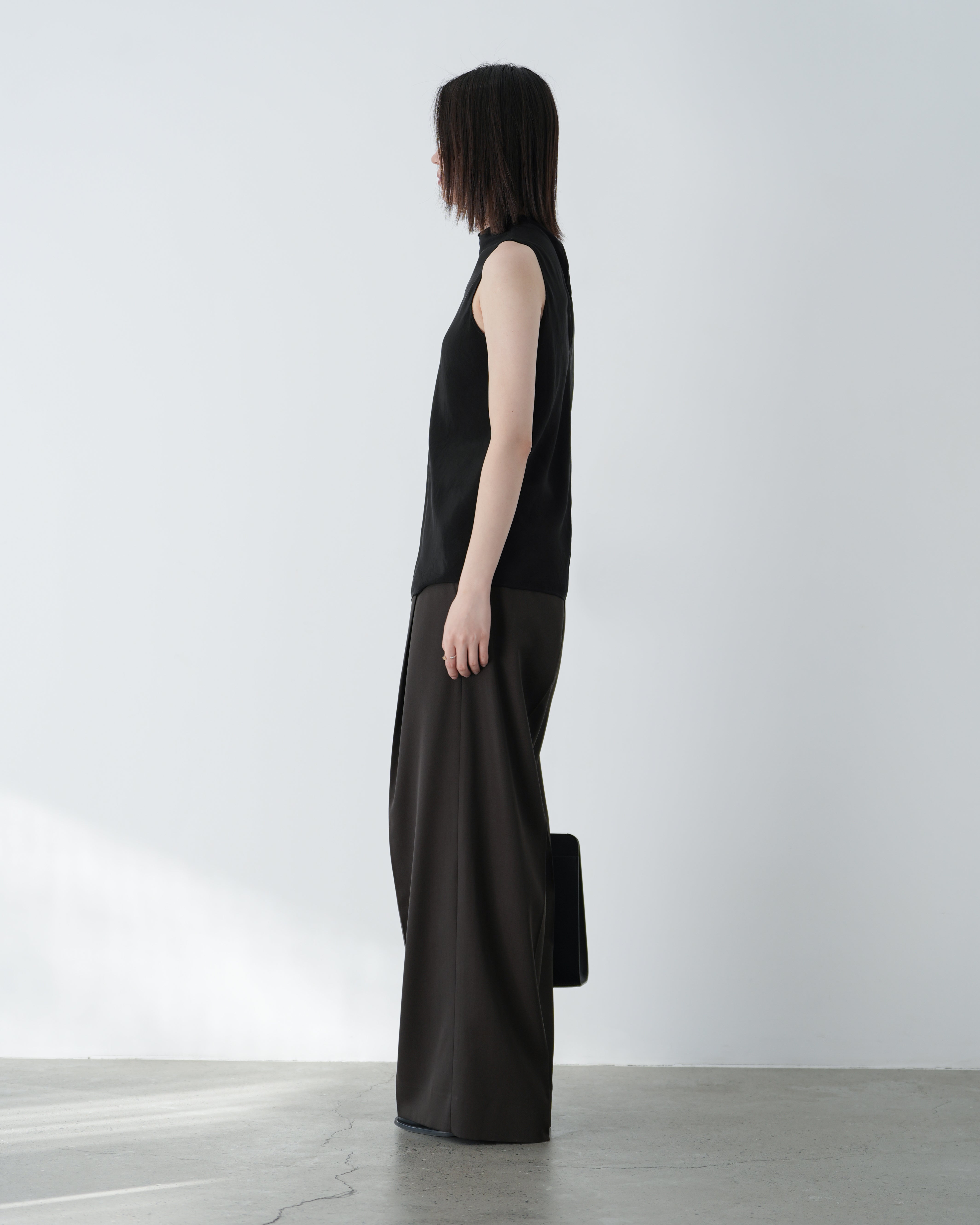 BLACK CUPRO CENTER SEAMS TOP